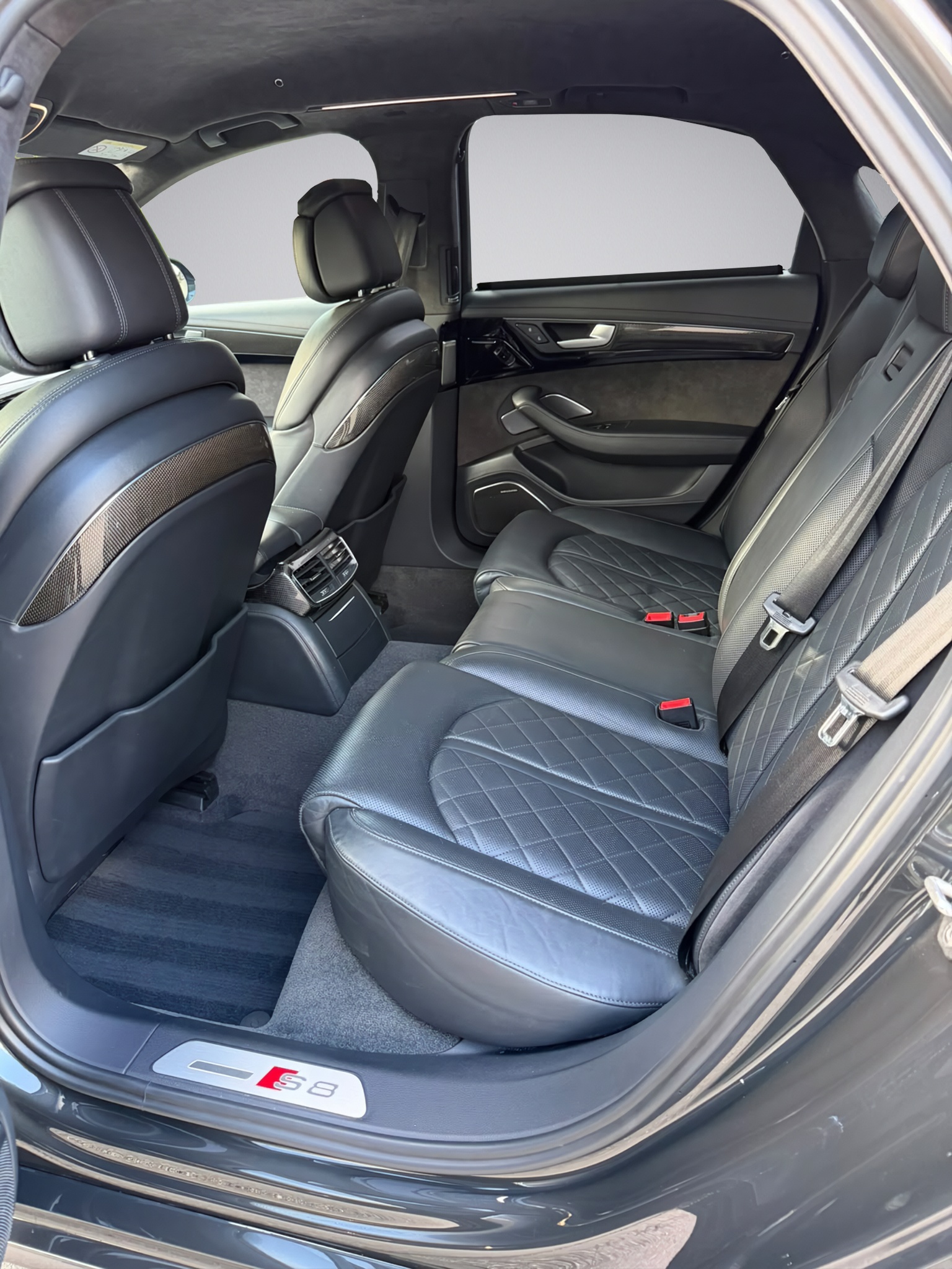AUDI S8 4.0 TFSI V8 plus quattro tiptronic * 605 PS * Facelift * Carbon Paket * Standheizung *-image-10