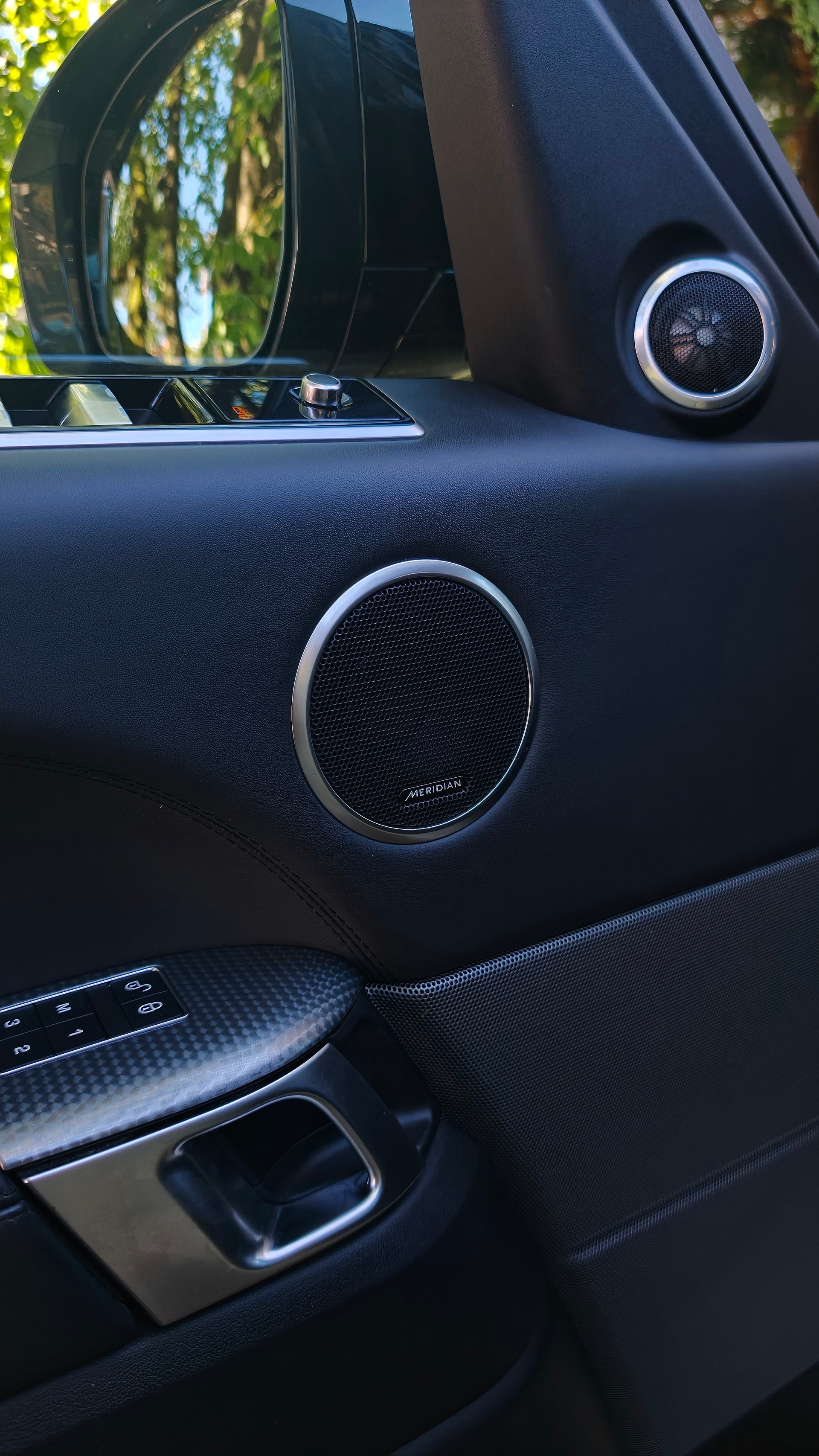 LAND ROVER 5.0 V8 SC HSE Dynamic-image-12