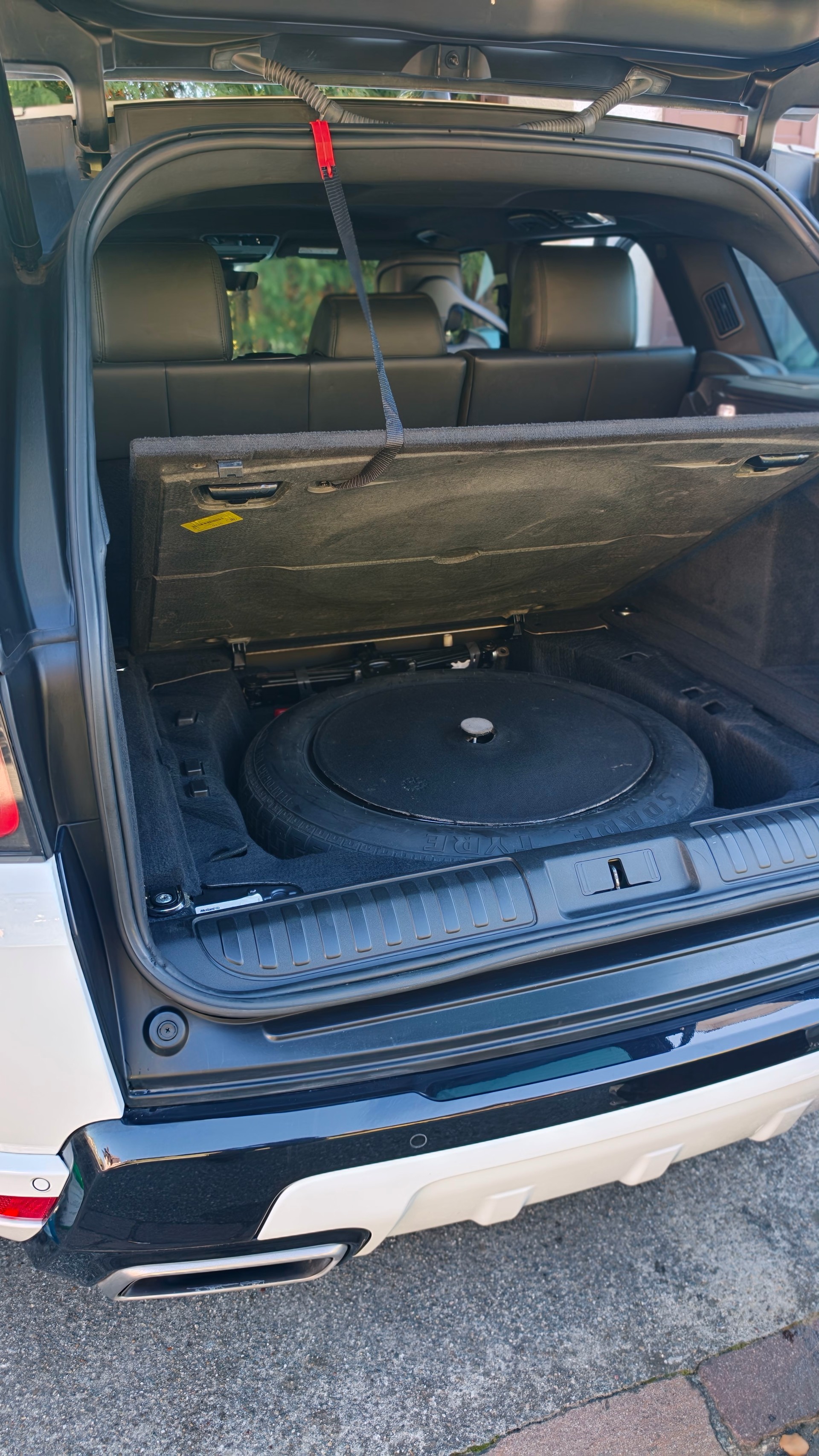 LAND ROVER 5.0 V8 SC HSE Dynamic-image-16