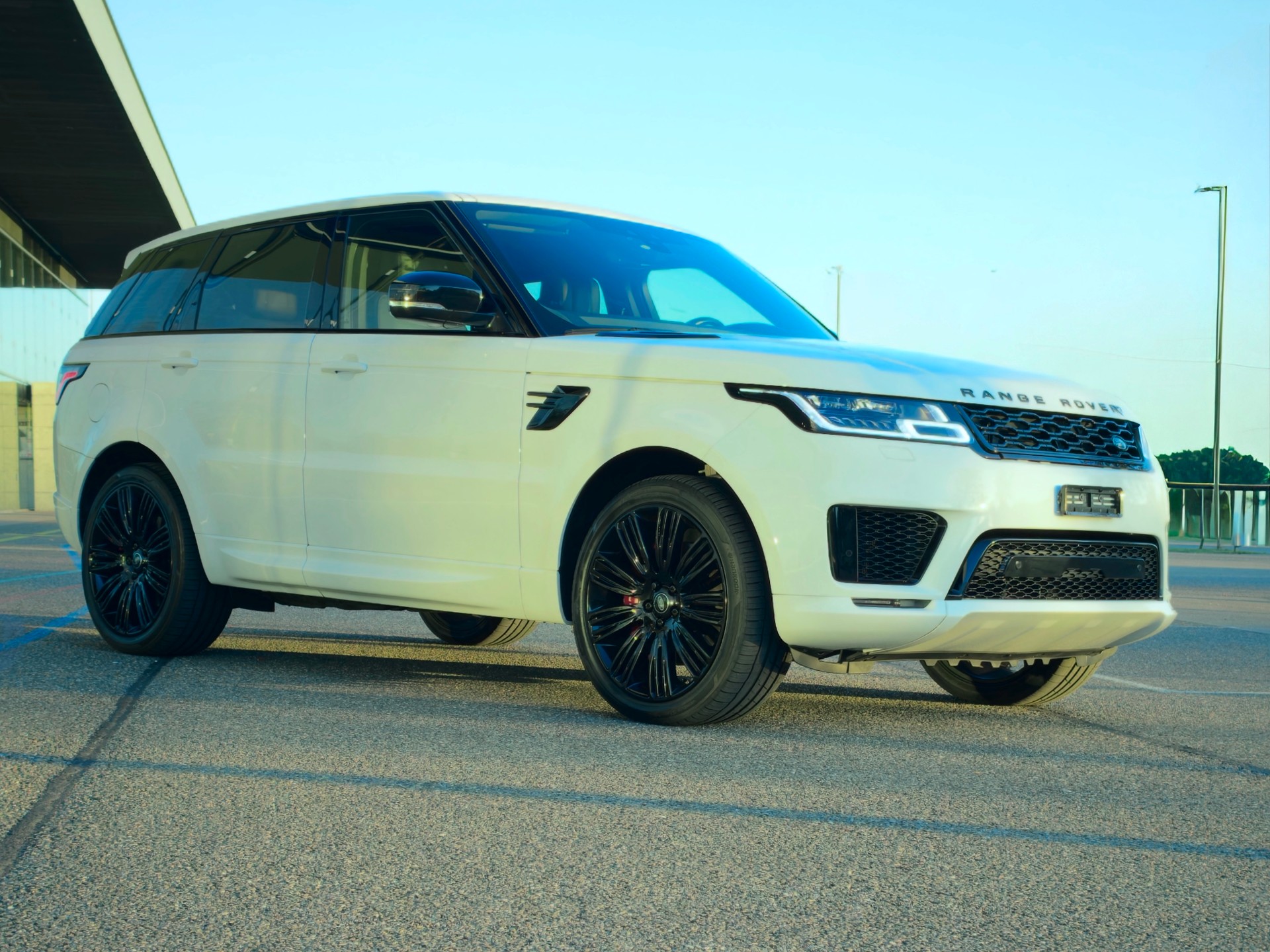 LAND ROVER 5.0 V8 SC HSE Dynamic-image-1