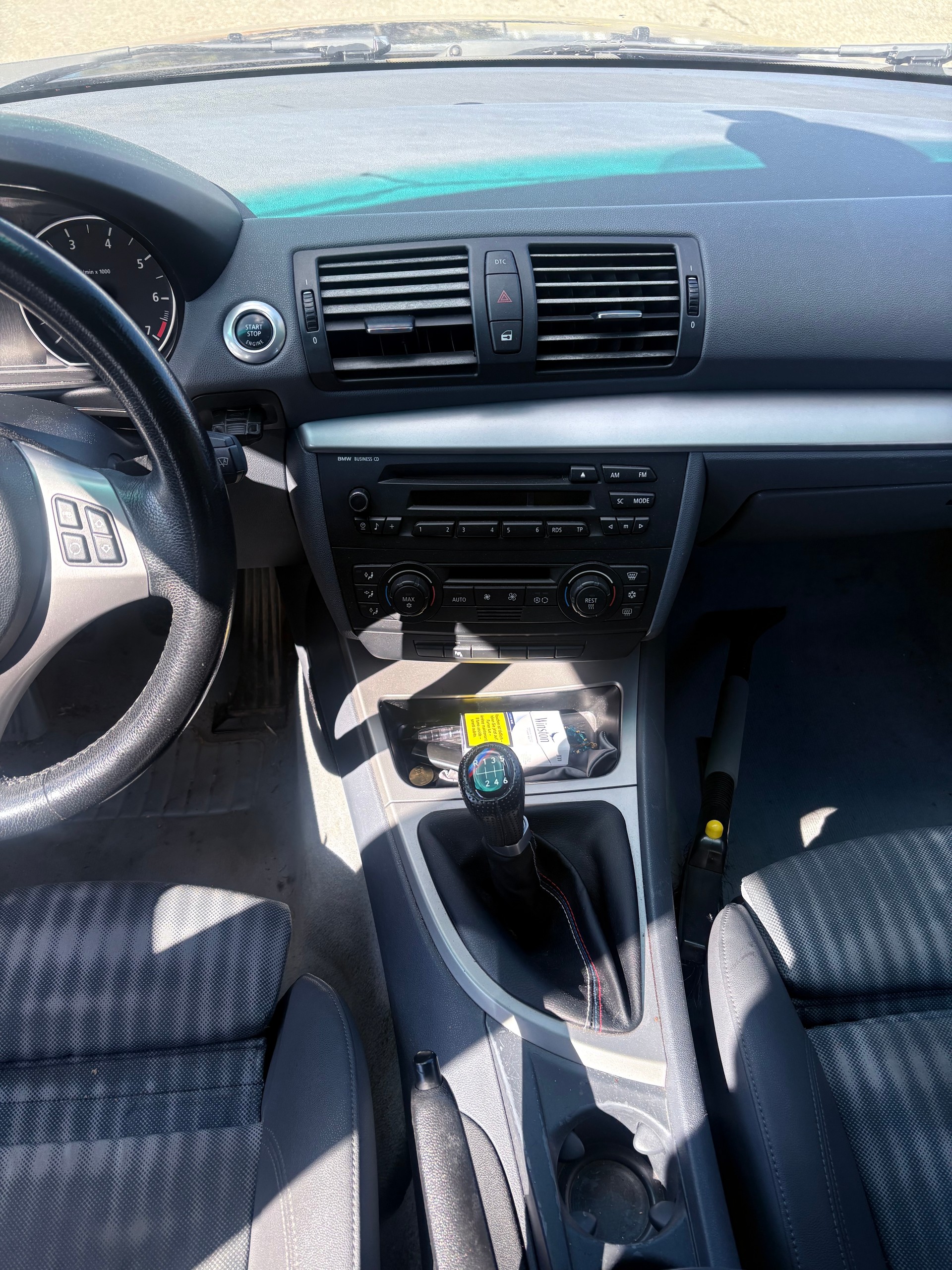 BMW 120i-image-5