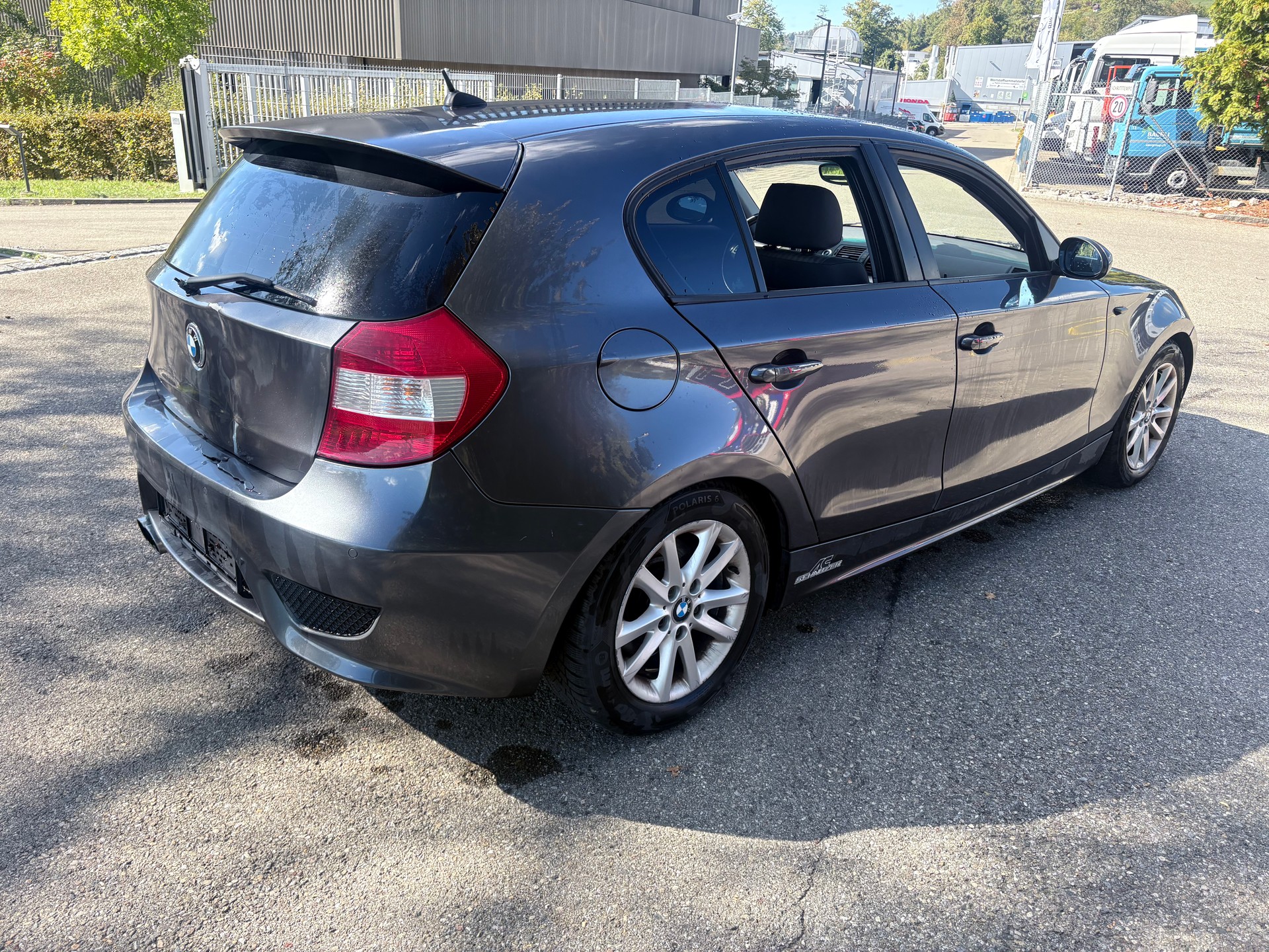 BMW 120i-image-3