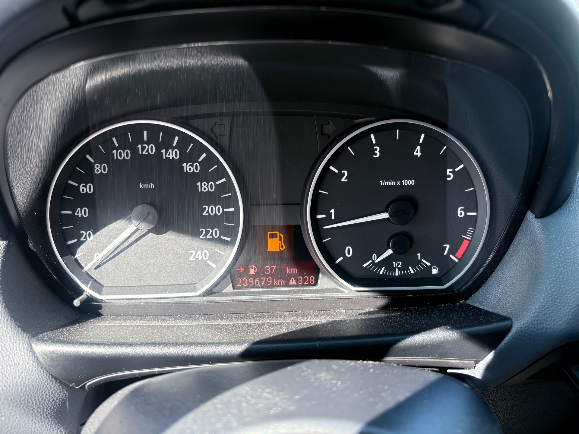 BMW 120i-image-6