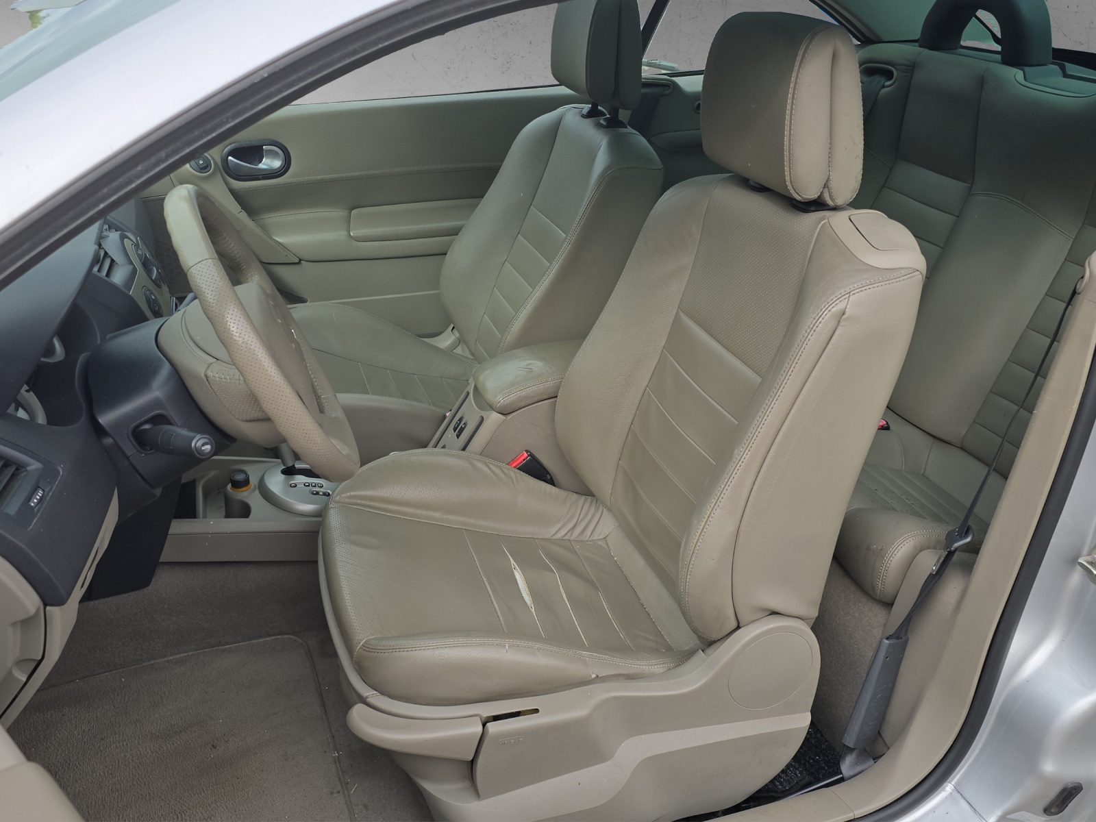 RENAULT Mégane C-C 2.0 16V Automat-image-9