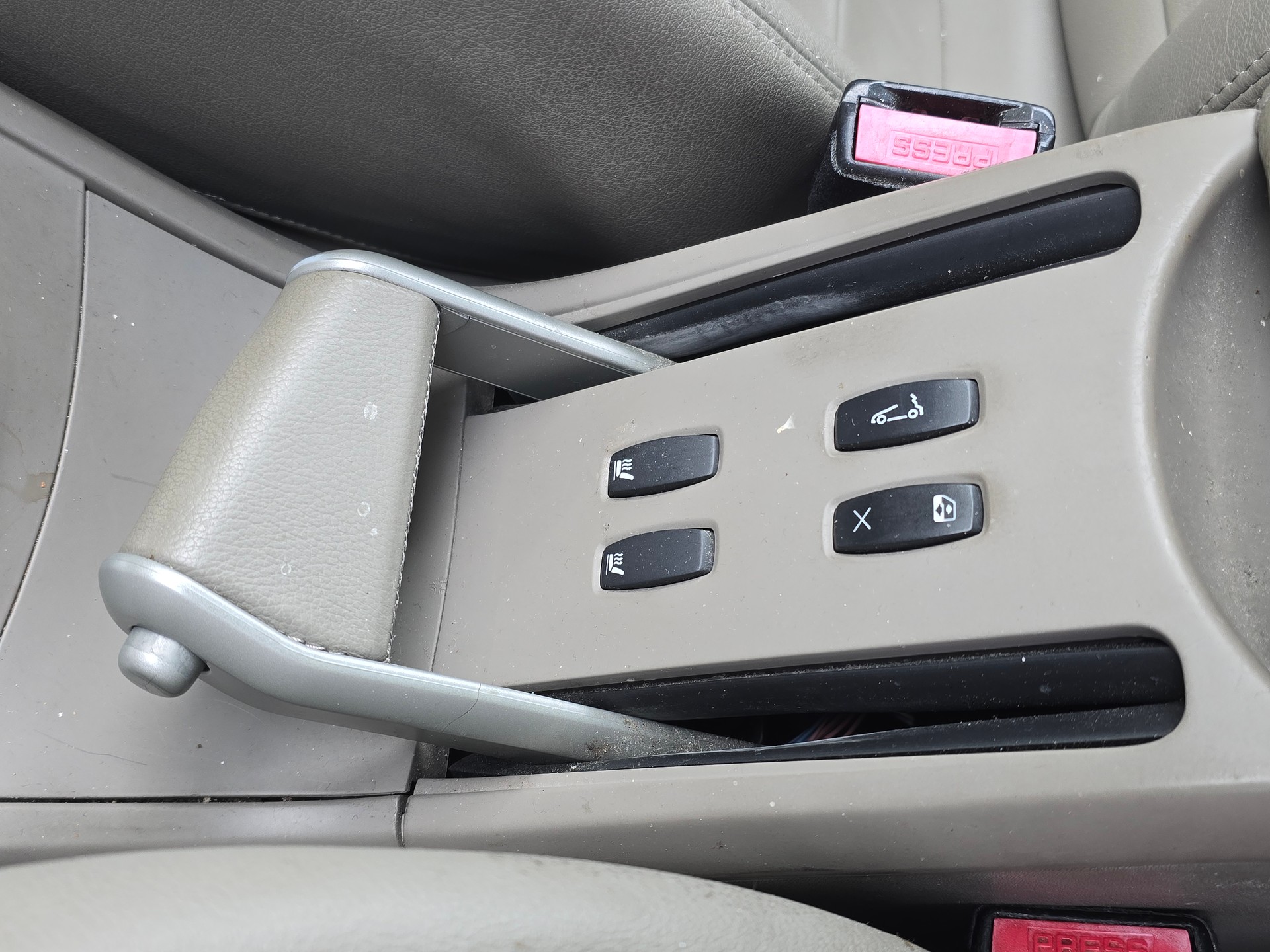 RENAULT Mégane C-C 2.0 16V Automat-image-19
