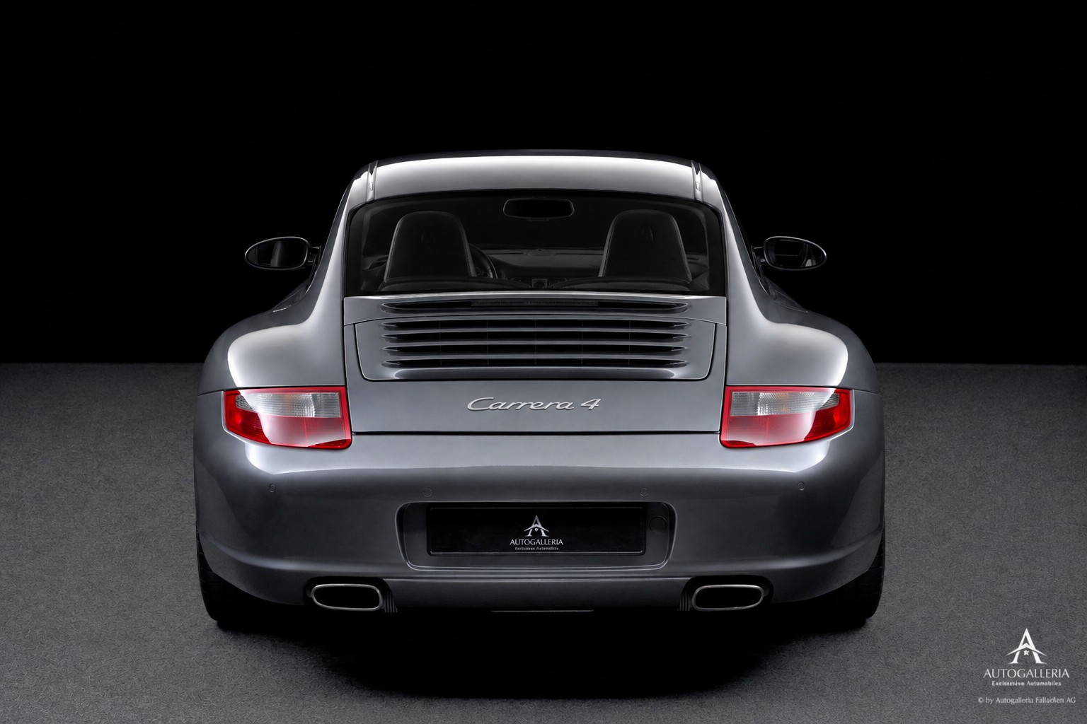 PORSCHE 911 Carrera 4-image-4