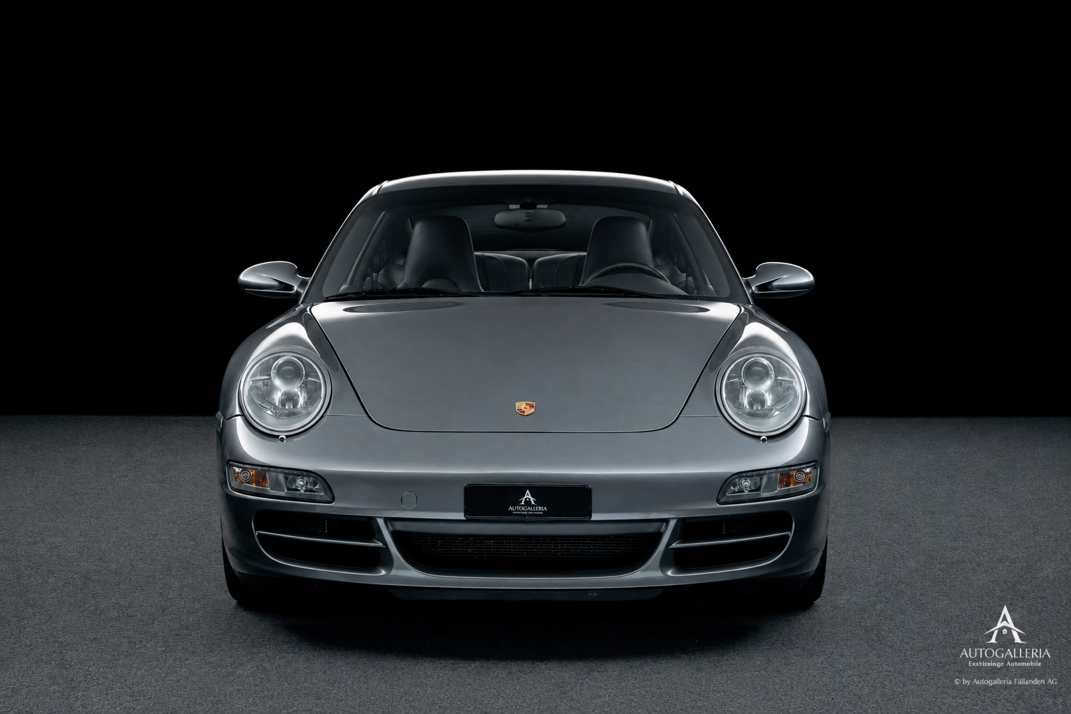 PORSCHE 911 Carrera 4-image-0