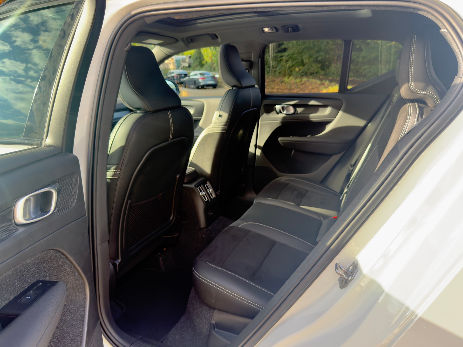 VOLVO XC40 1.5 T5 TE R-Design-image-11