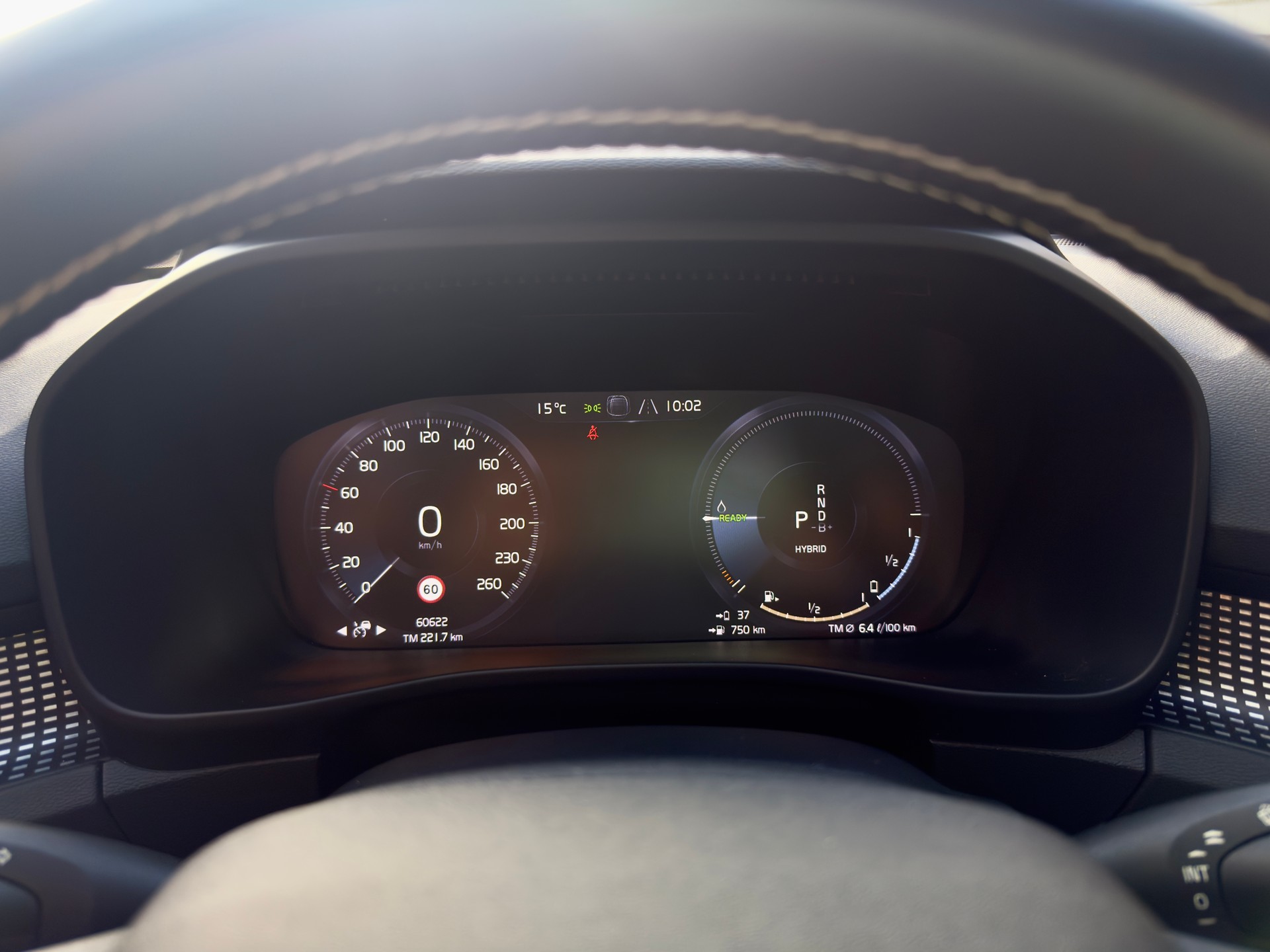 VOLVO XC40 1.5 T5 TE R-Design-image-18