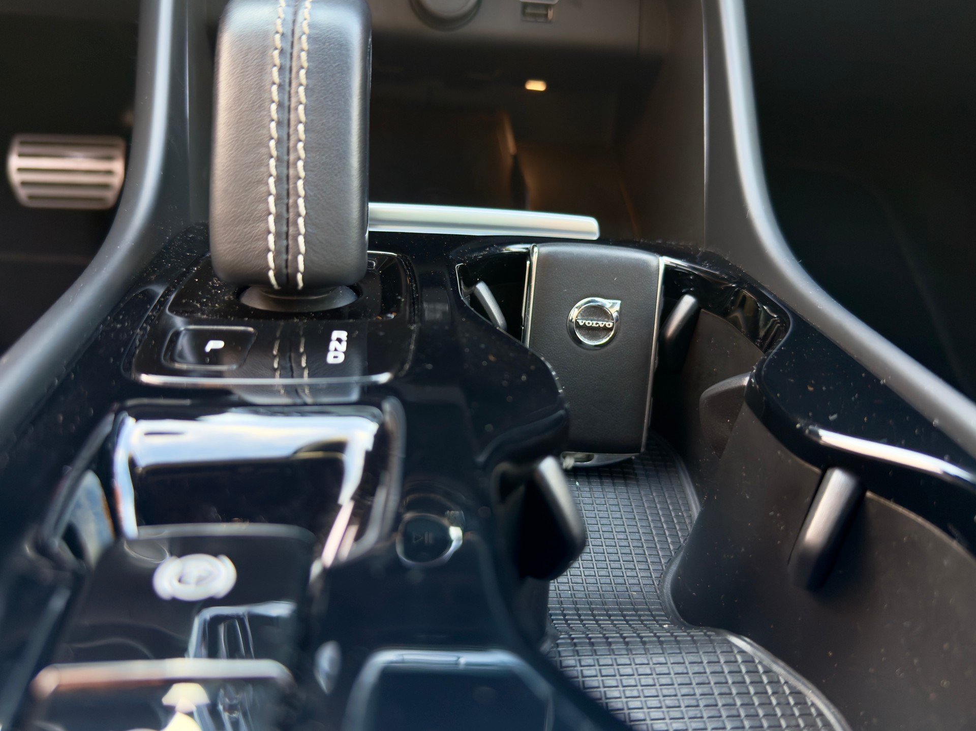 VOLVO XC40 1.5 T5 TE R-Design-image-16
