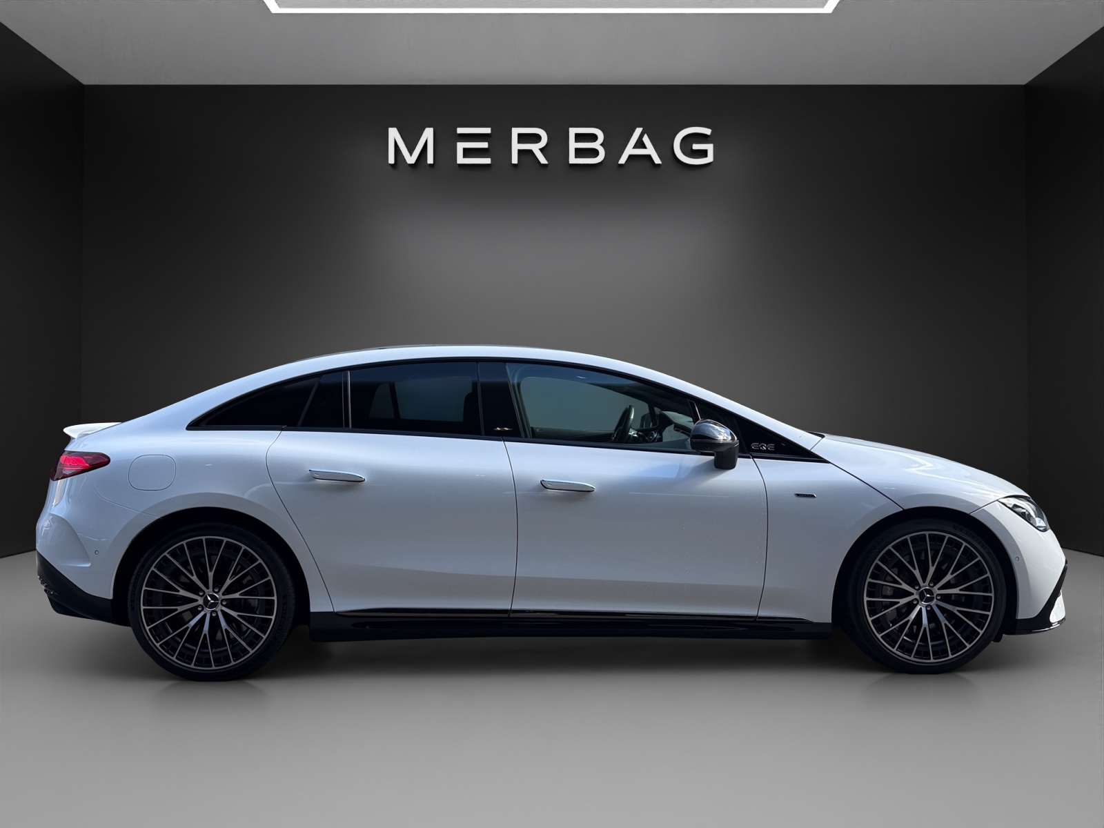 MERCEDES-BENZ EQE 43 AMG 4 Matic-image-3