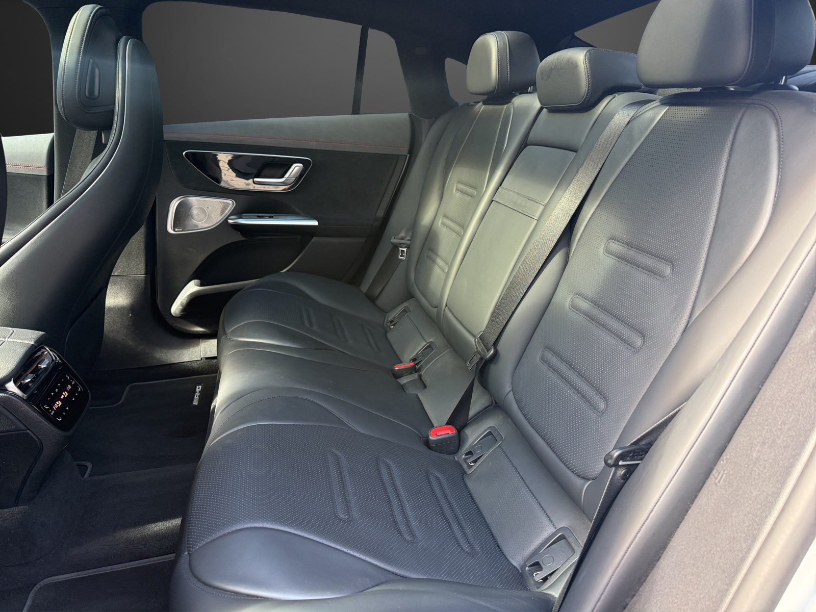 MERCEDES-BENZ EQE 43 AMG 4 Matic-image-12