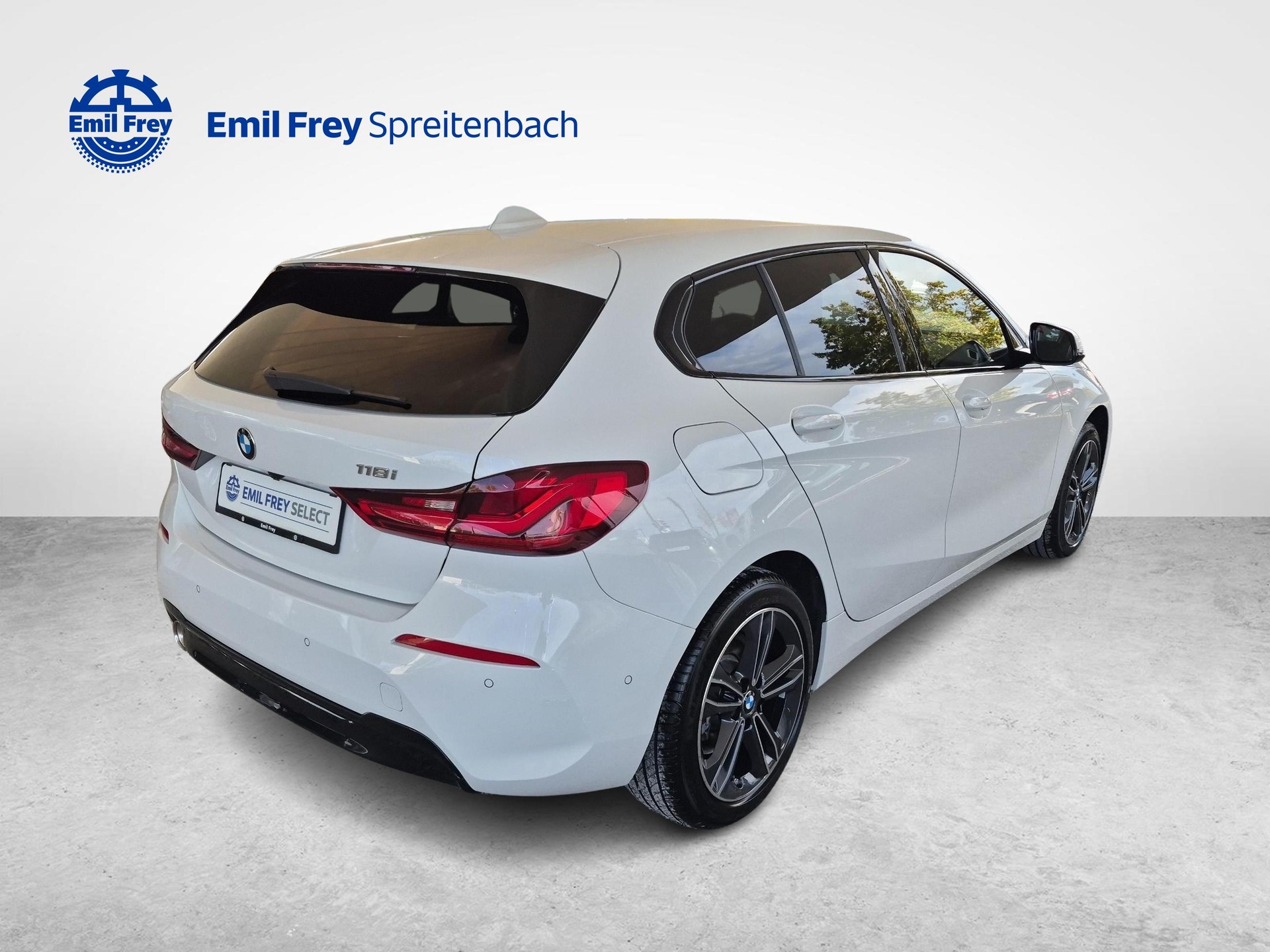 BMW 1er Reihe F40 118i-image-4