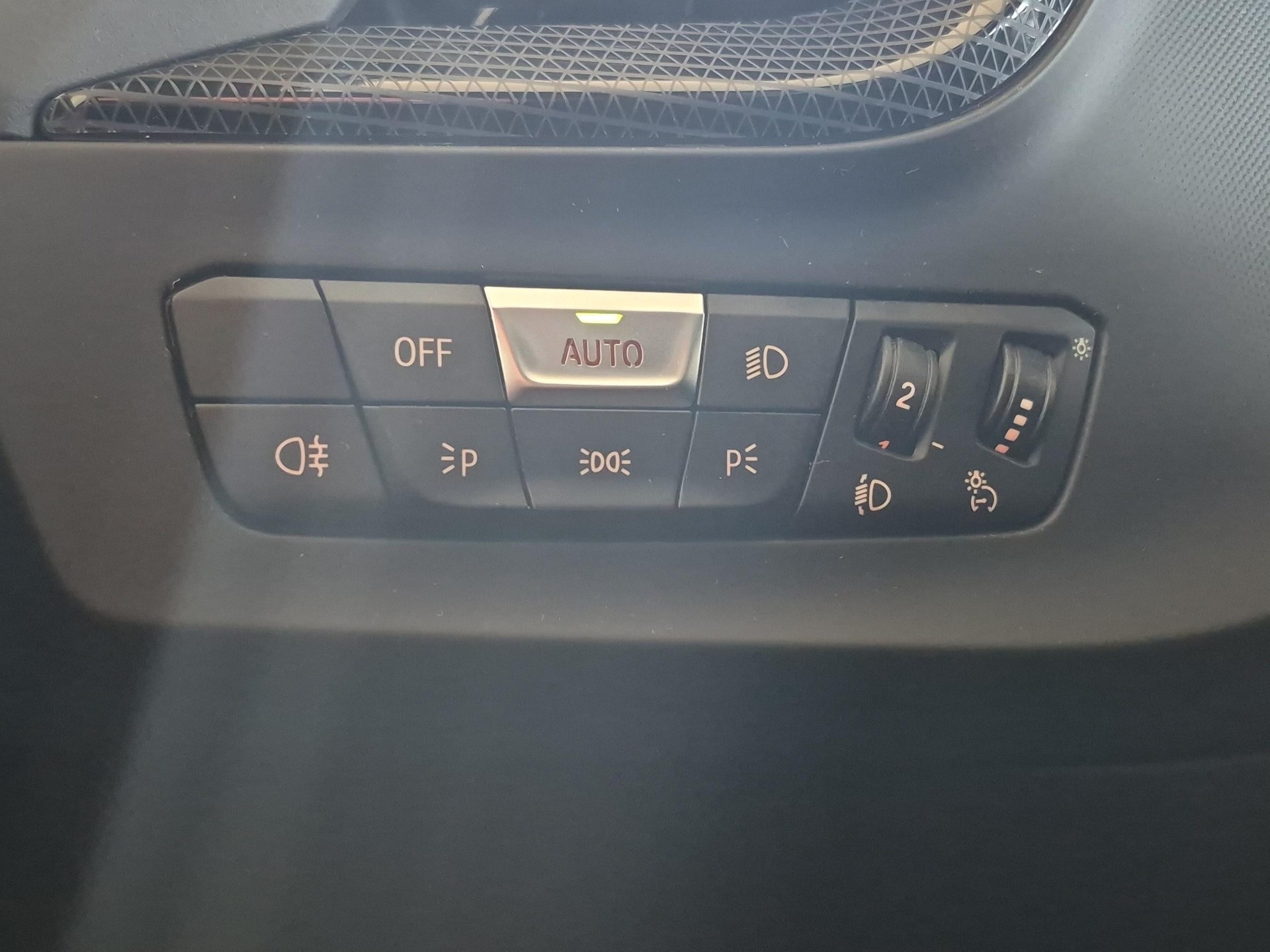 BMW 1er Reihe F40 118i-image-15