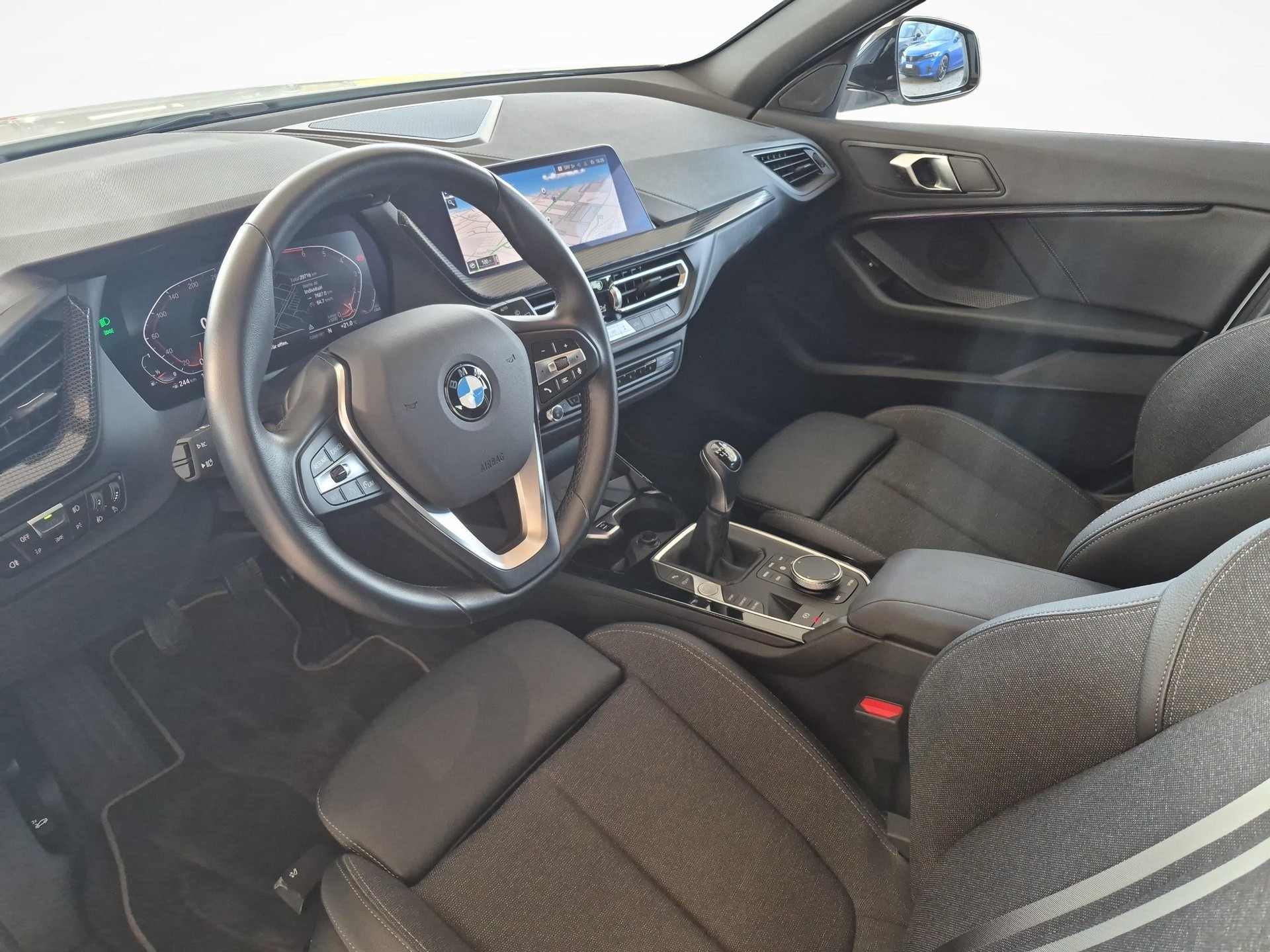 BMW 1er Reihe F40 118i-image-12
