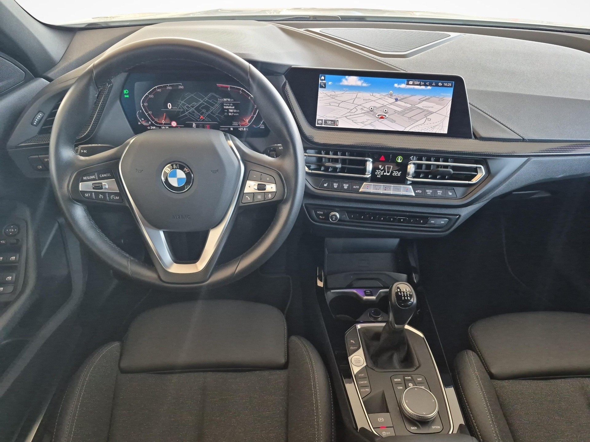 BMW 1er Reihe F40 118i-image-8