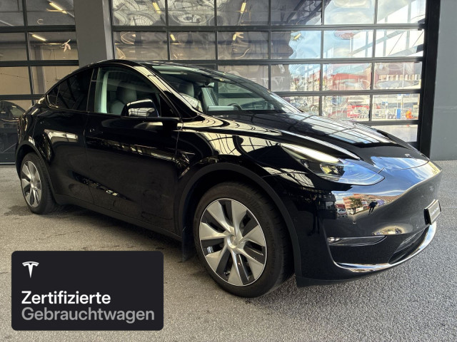 TESLA Model Y Long Range AWD-image-11