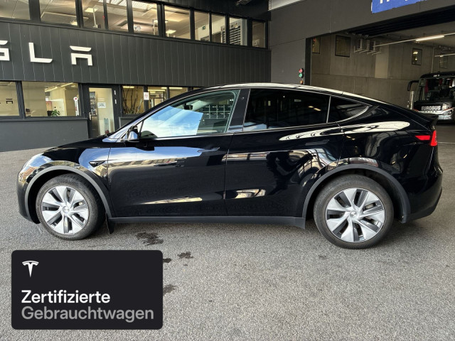TESLA Model Y Long Range AWD-image-3