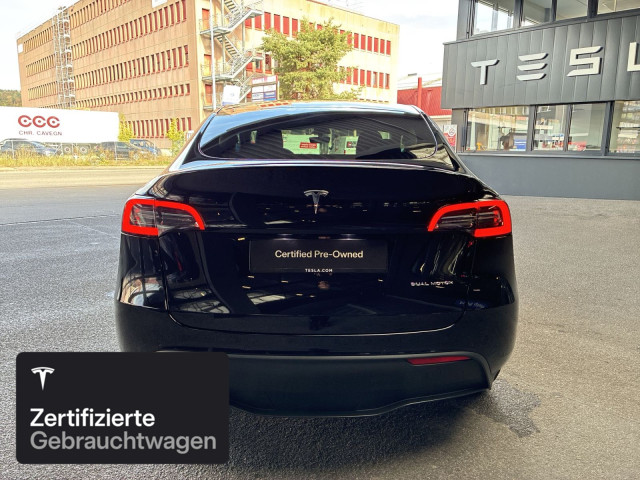 TESLA Model Y Long Range AWD-image-7