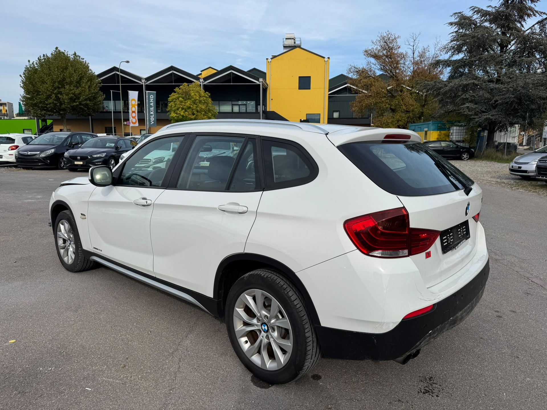 BMW X1 xDrive 20i Steptronic-image-12