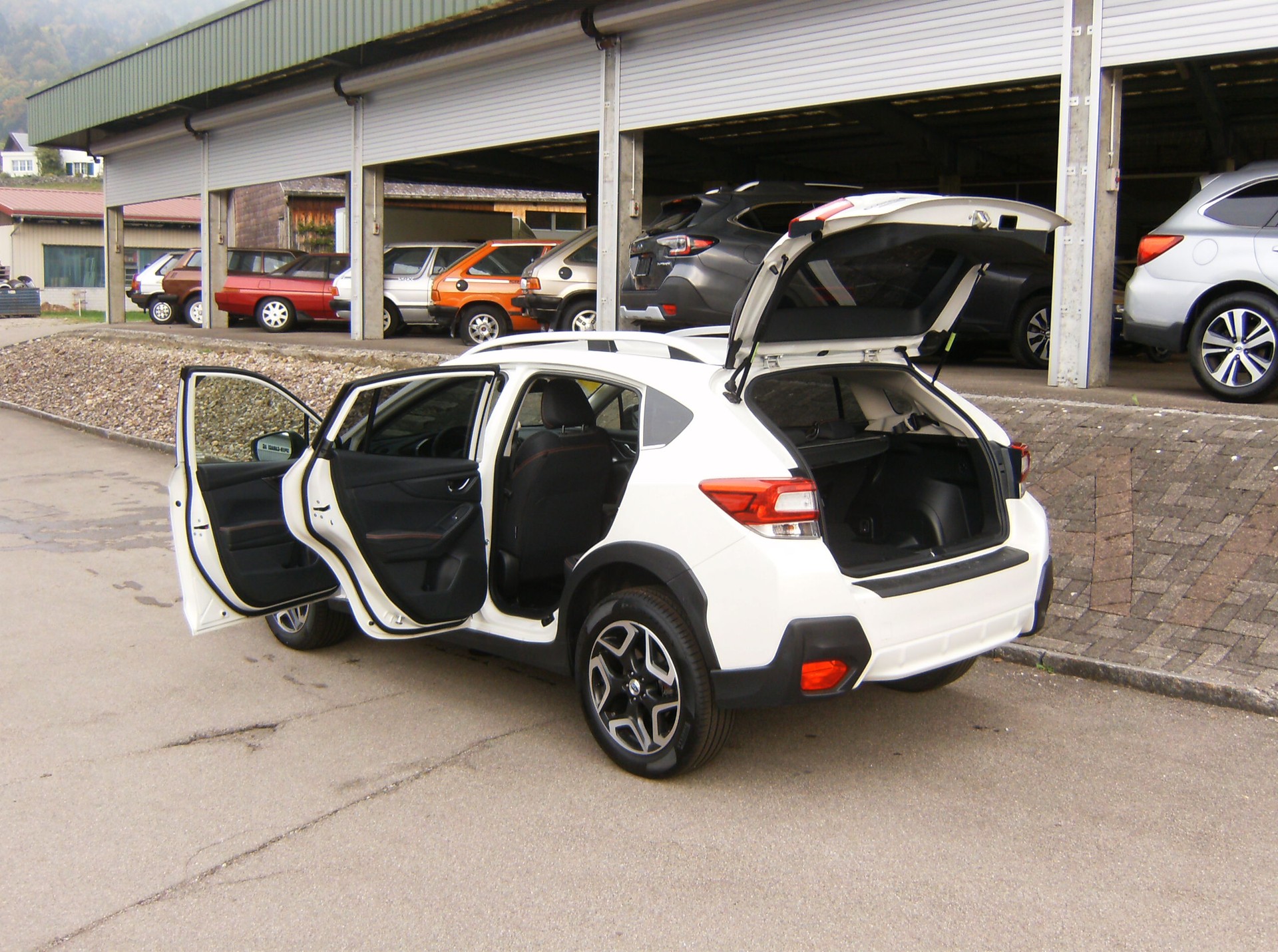 SUBARU XV 2.0 Swiss Plus AWD Lineartronic-image-4