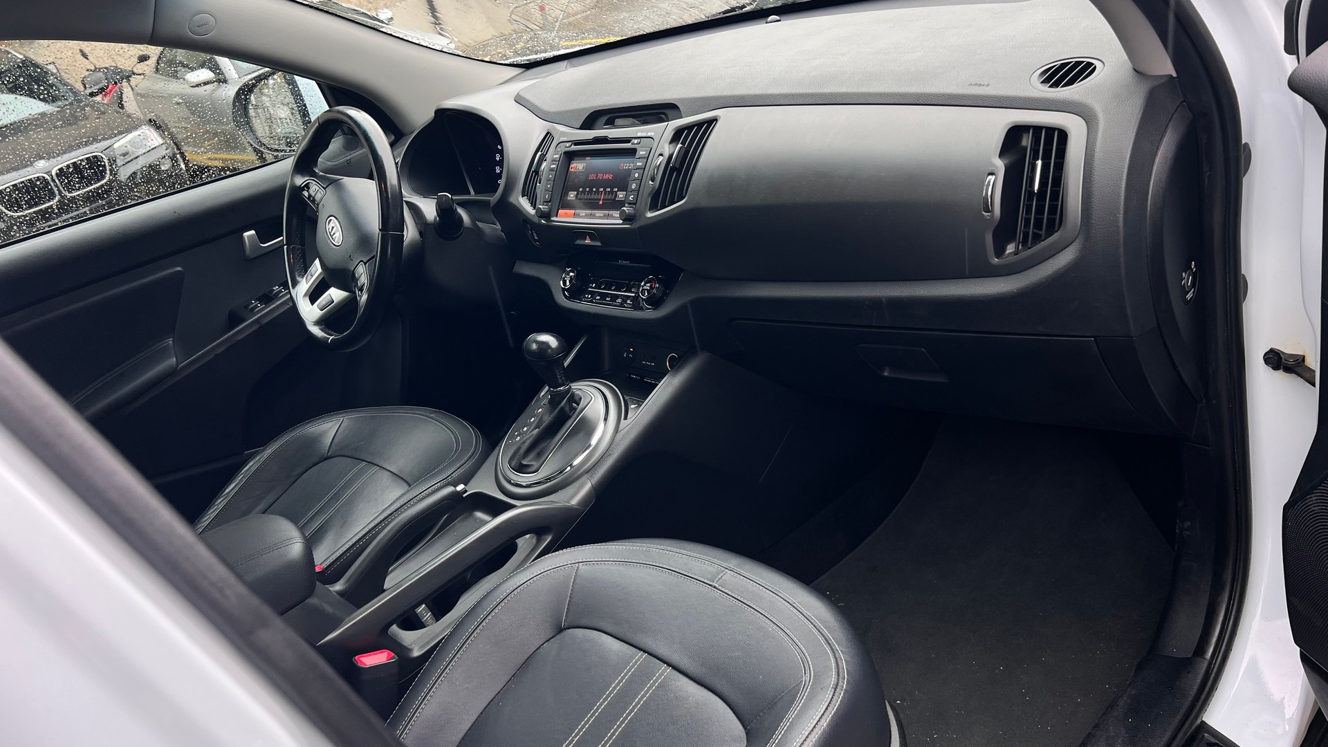 KIA Sportage 2.0 Trend 4WD Automatic-image-9