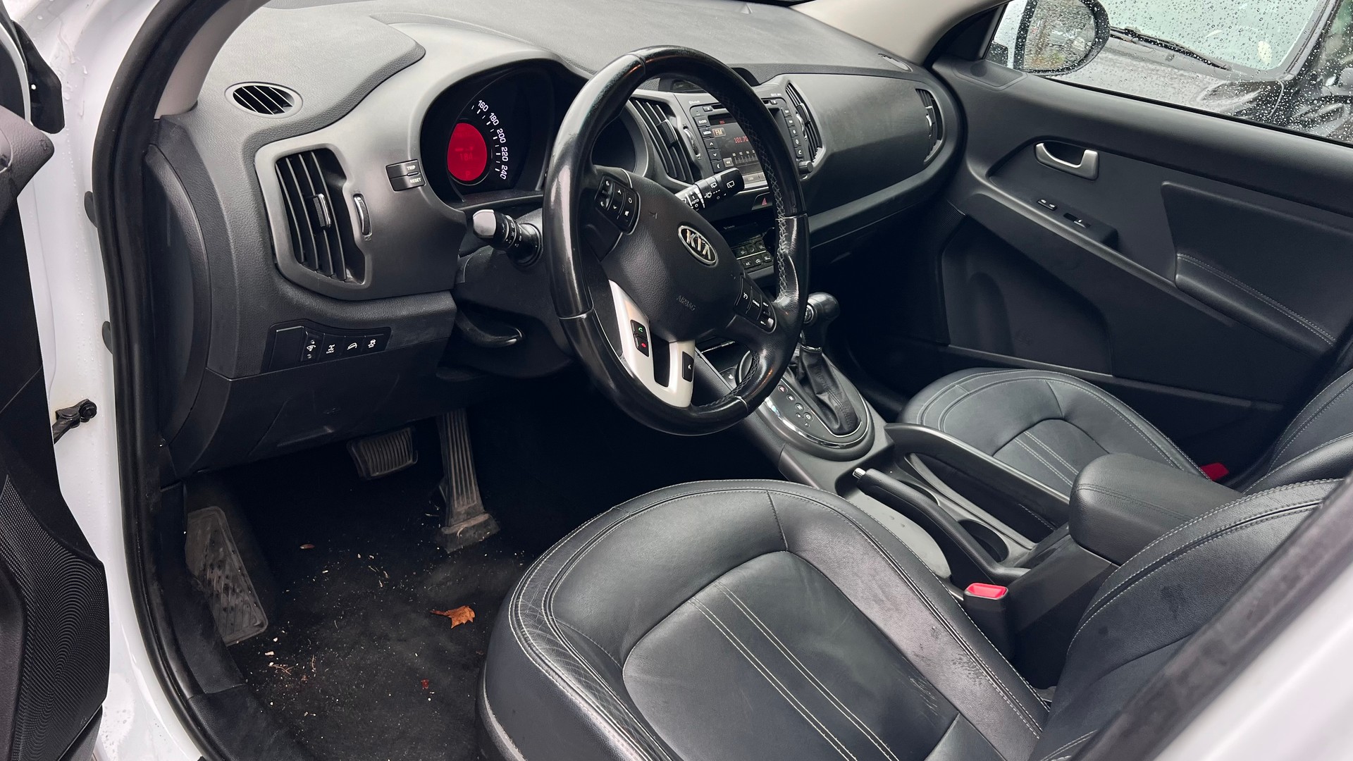 KIA Sportage 2.0 Trend 4WD Automatic-image-5
