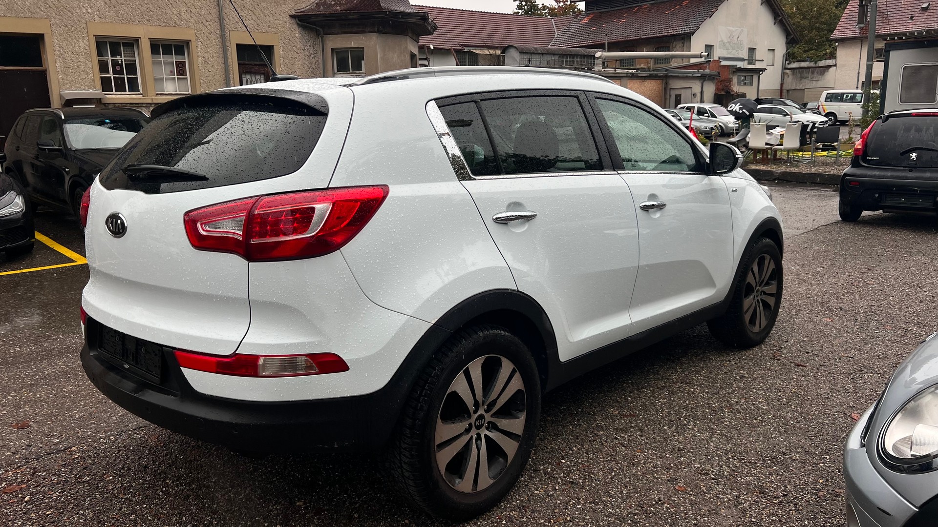 KIA Sportage 2.0 Trend 4WD Automatic-image-2