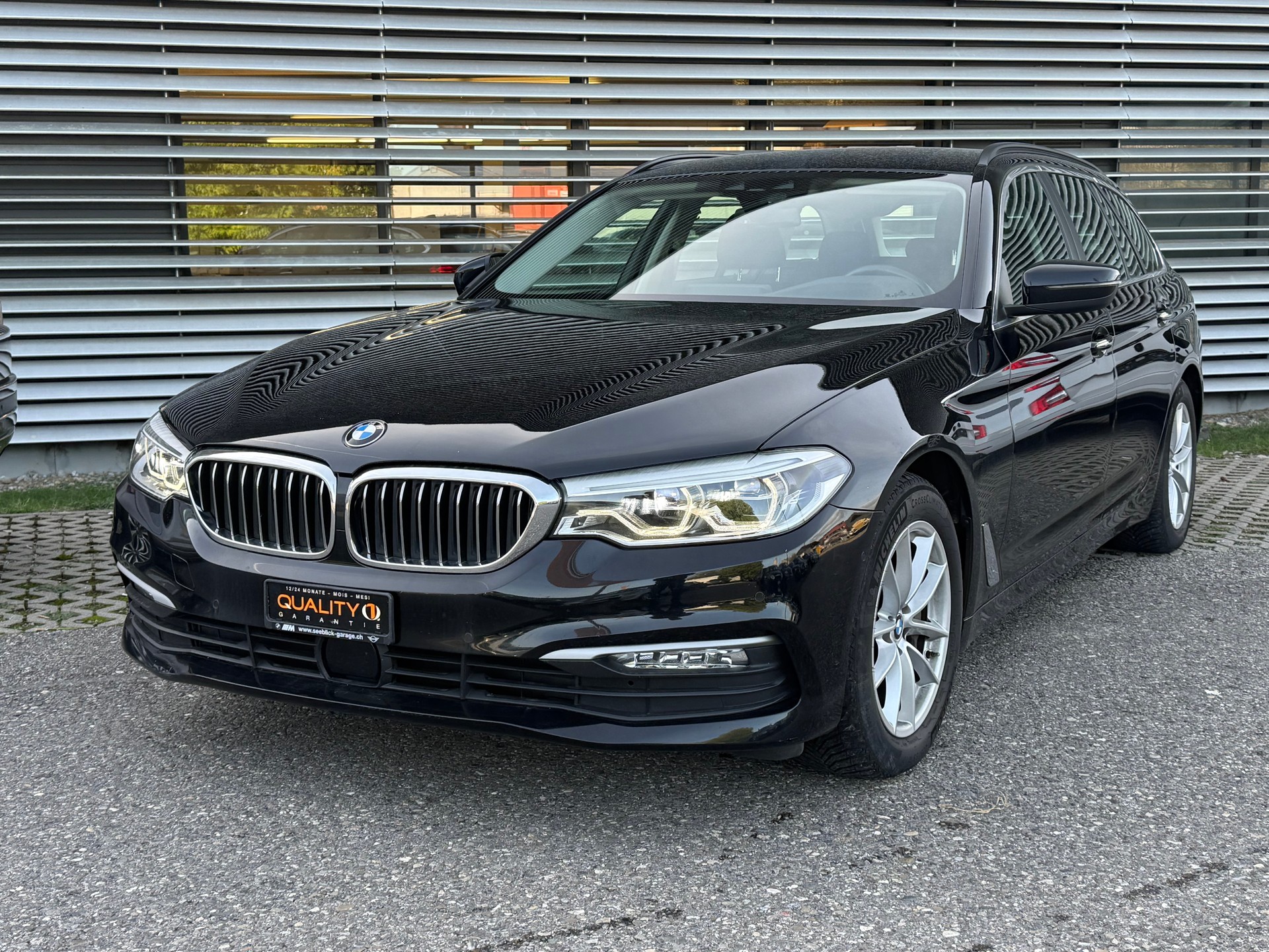 BMW 530d xDrive Touring Sport Line Steptronic-image-10