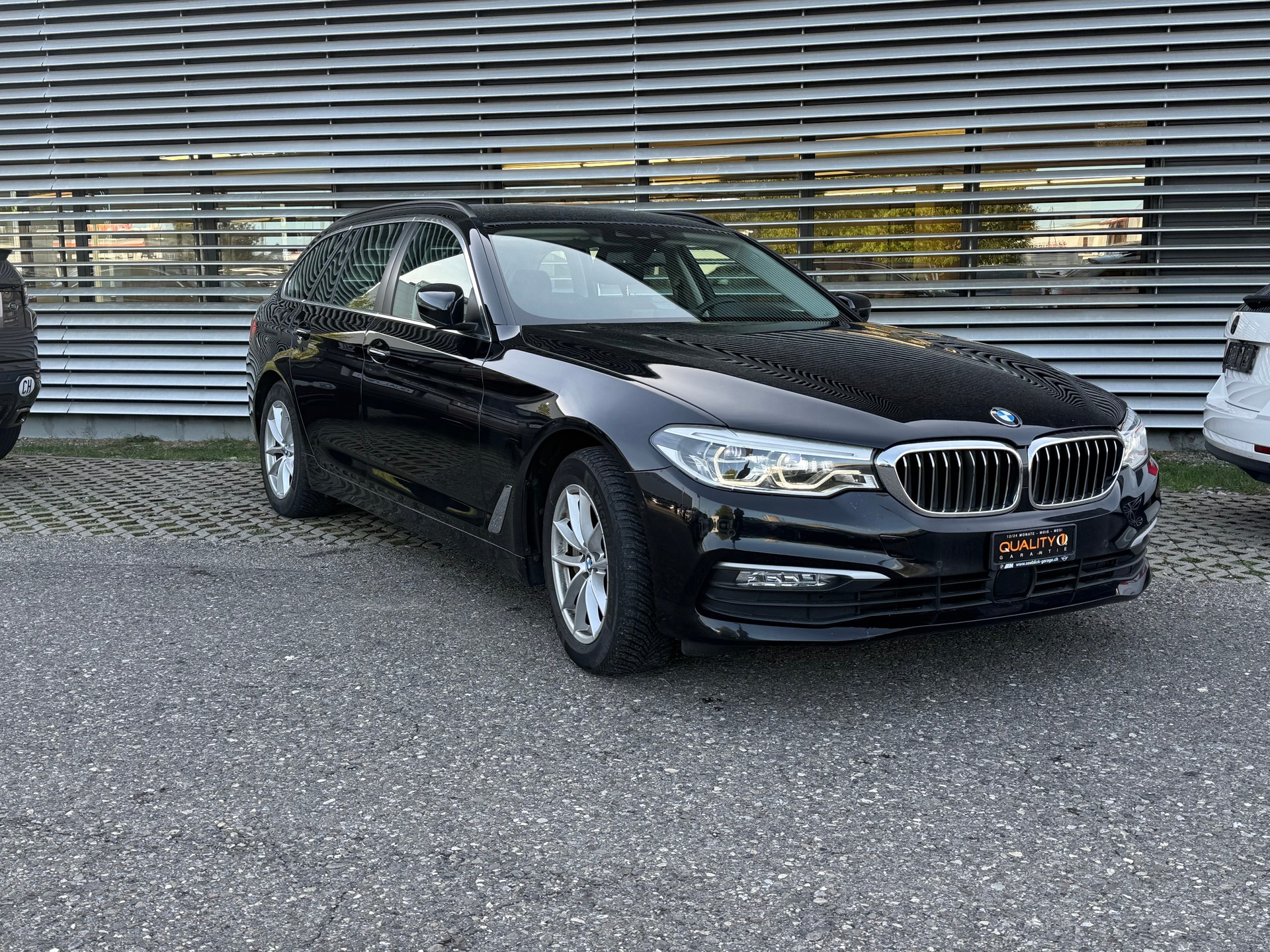 BMW 530d xDrive Touring Sport Line Steptronic-image-13