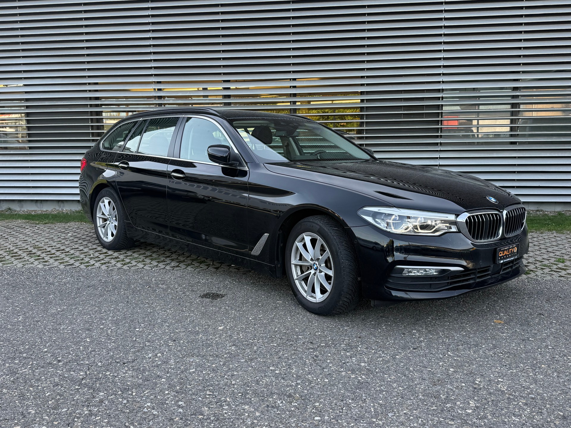 BMW 530d xDrive Touring Sport Line Steptronic-image-0