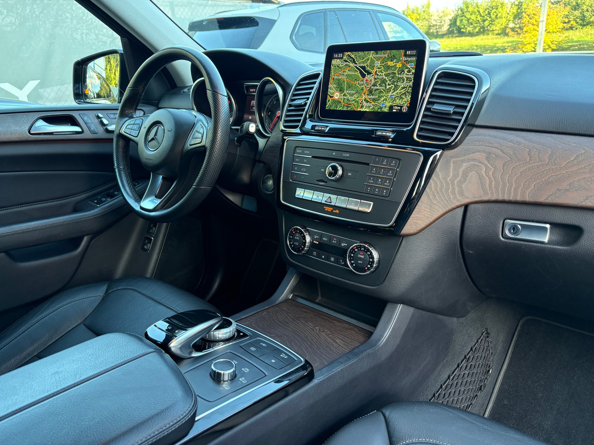 MERCEDES-BENZ GLE 350 d Executive 4Matic 9G-Tronic-image-9