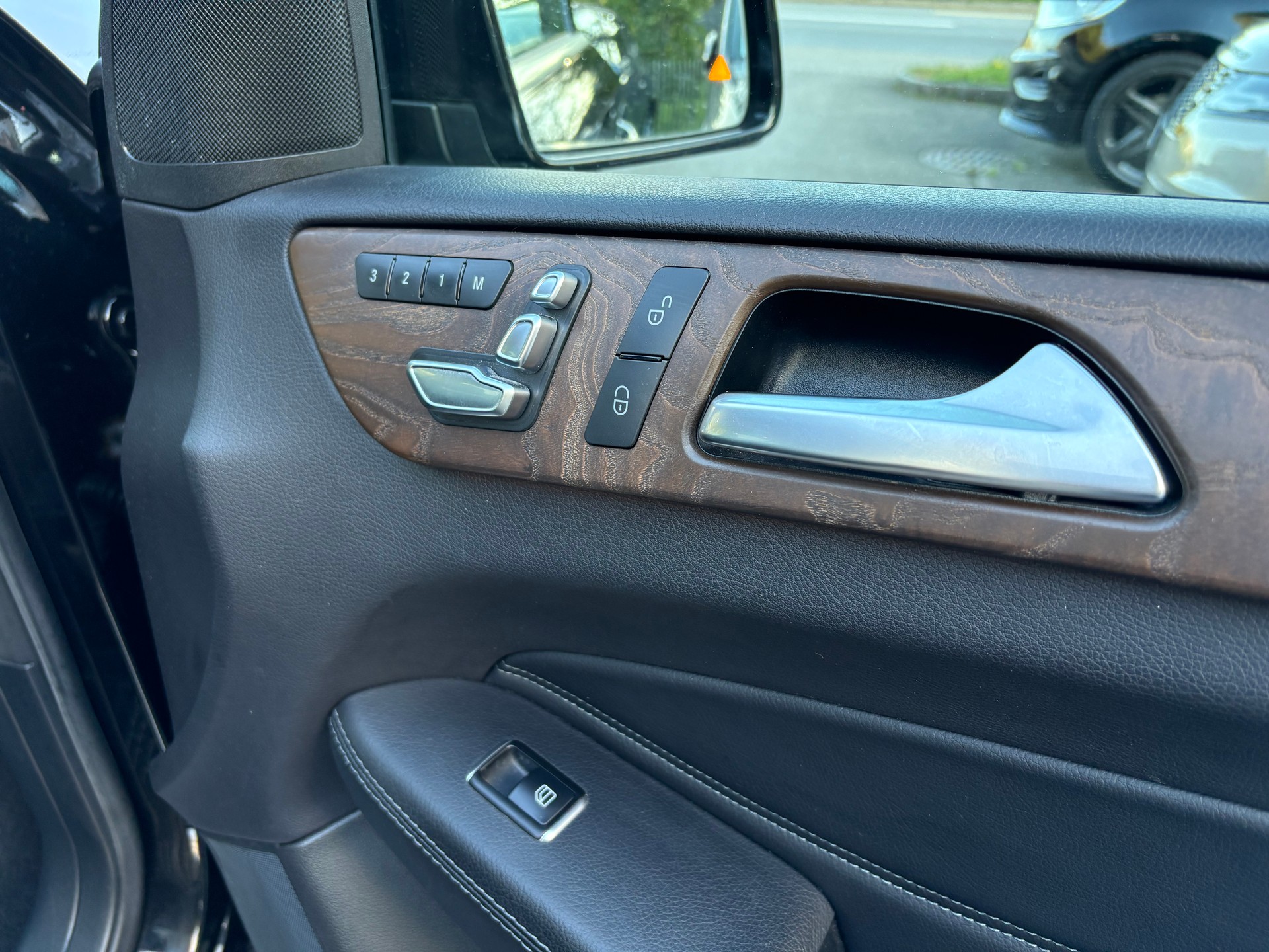 MERCEDES-BENZ GLE 350 d Executive 4Matic 9G-Tronic-image-14