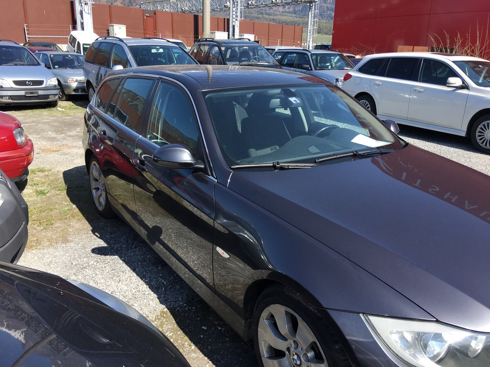 BMW 330xi Touring Steptronic-image-2