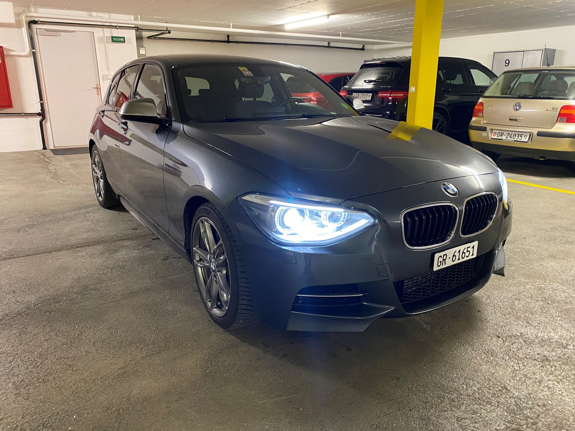 BMW M135i xDrive Steptronic-image-0