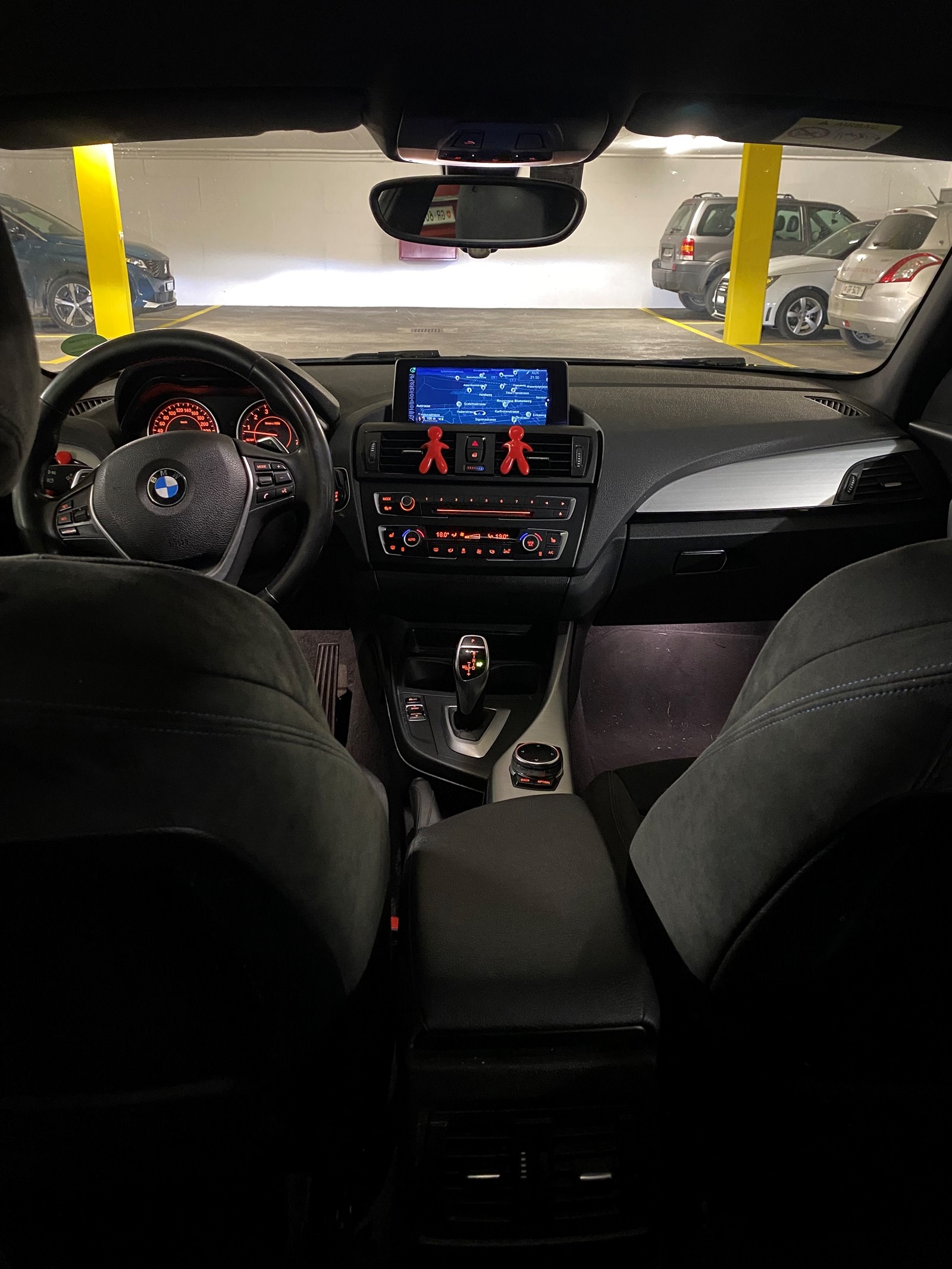 BMW M135i xDrive Steptronic-image-5
