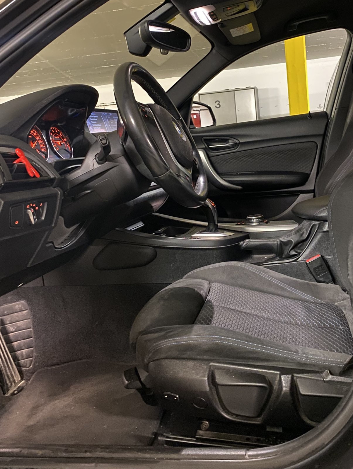 BMW M135i xDrive Steptronic-image-4