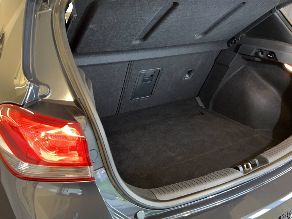 HYUNDAI i30 1.5 T-GDi Amplia-image-10