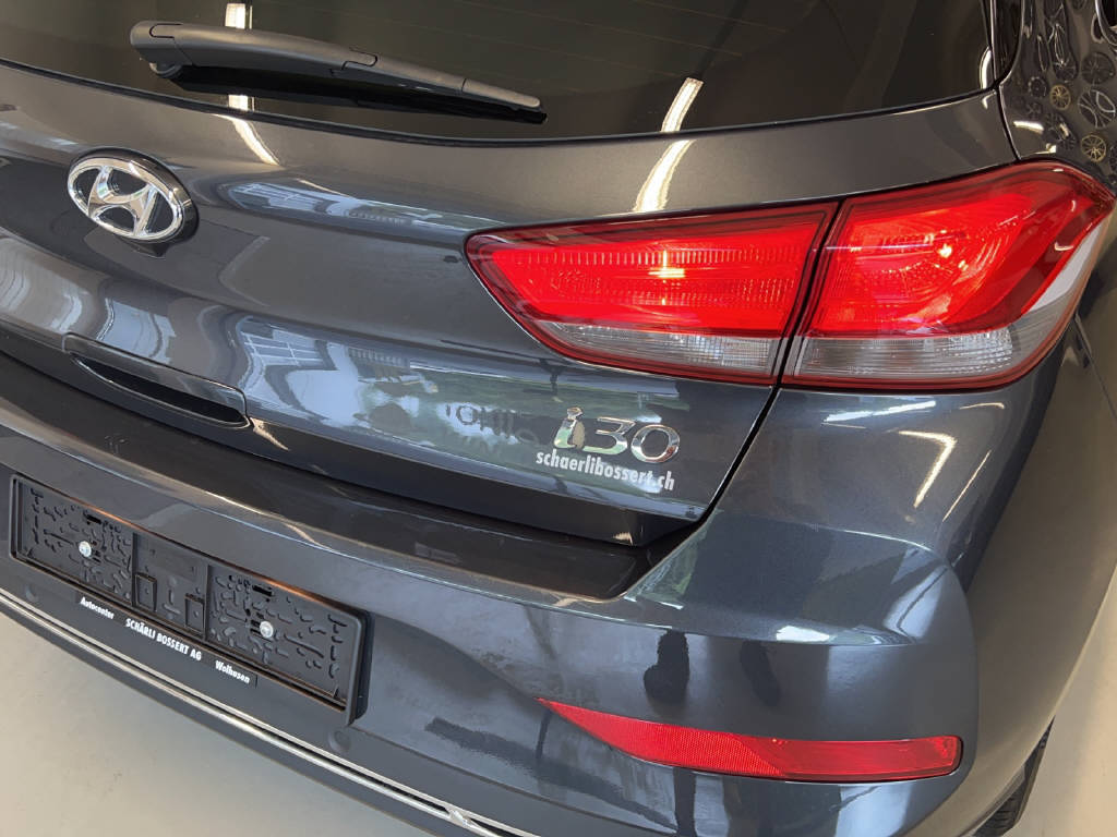 HYUNDAI i30 1.5 T-GDi Amplia-image-12