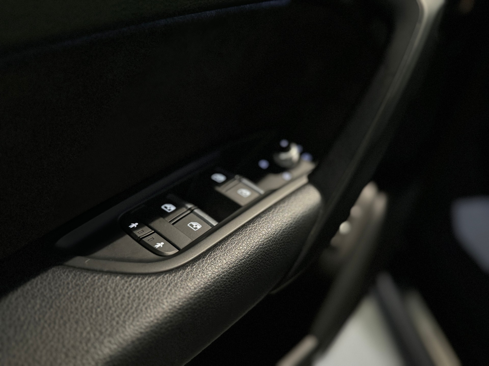 AUDI Q5 40 TDI sport quattro S-tronic-image-18