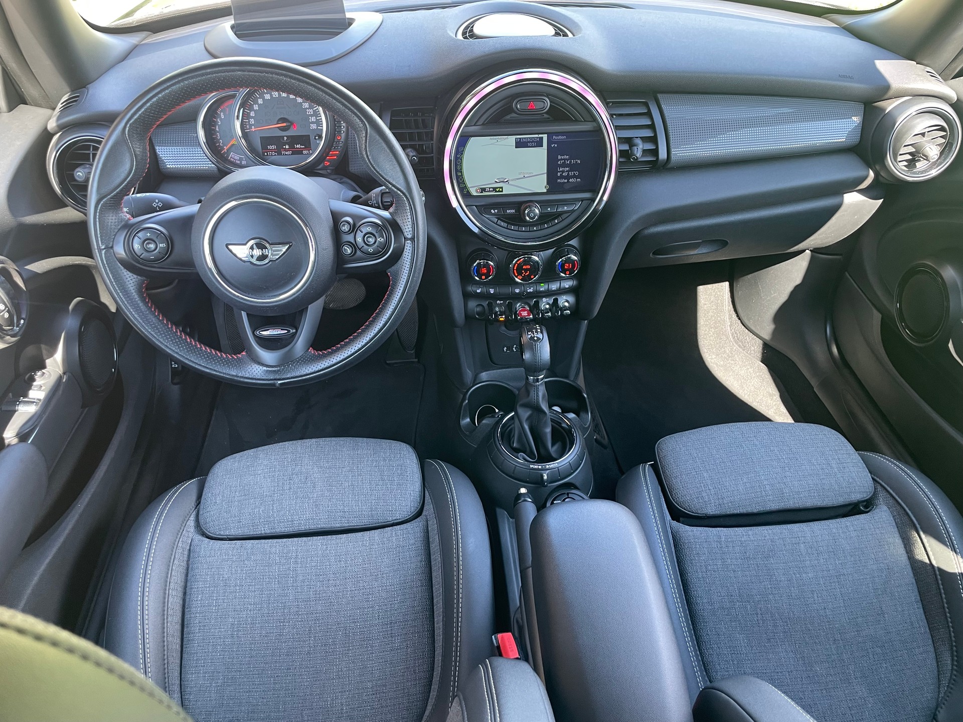 MINI Mini Cooper Steptronic-image-2