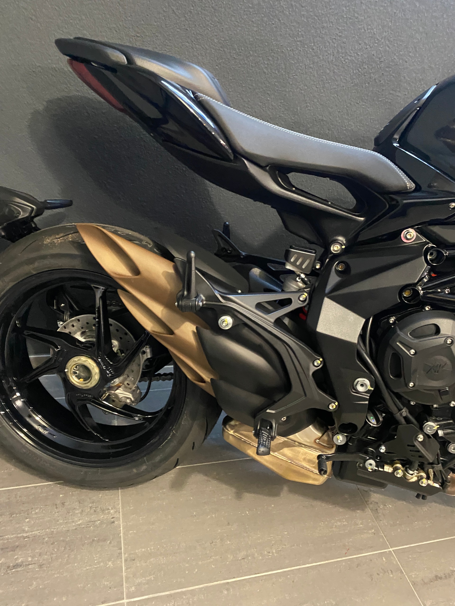 MV AGUSTA B3 Brutale 800 R-image-6