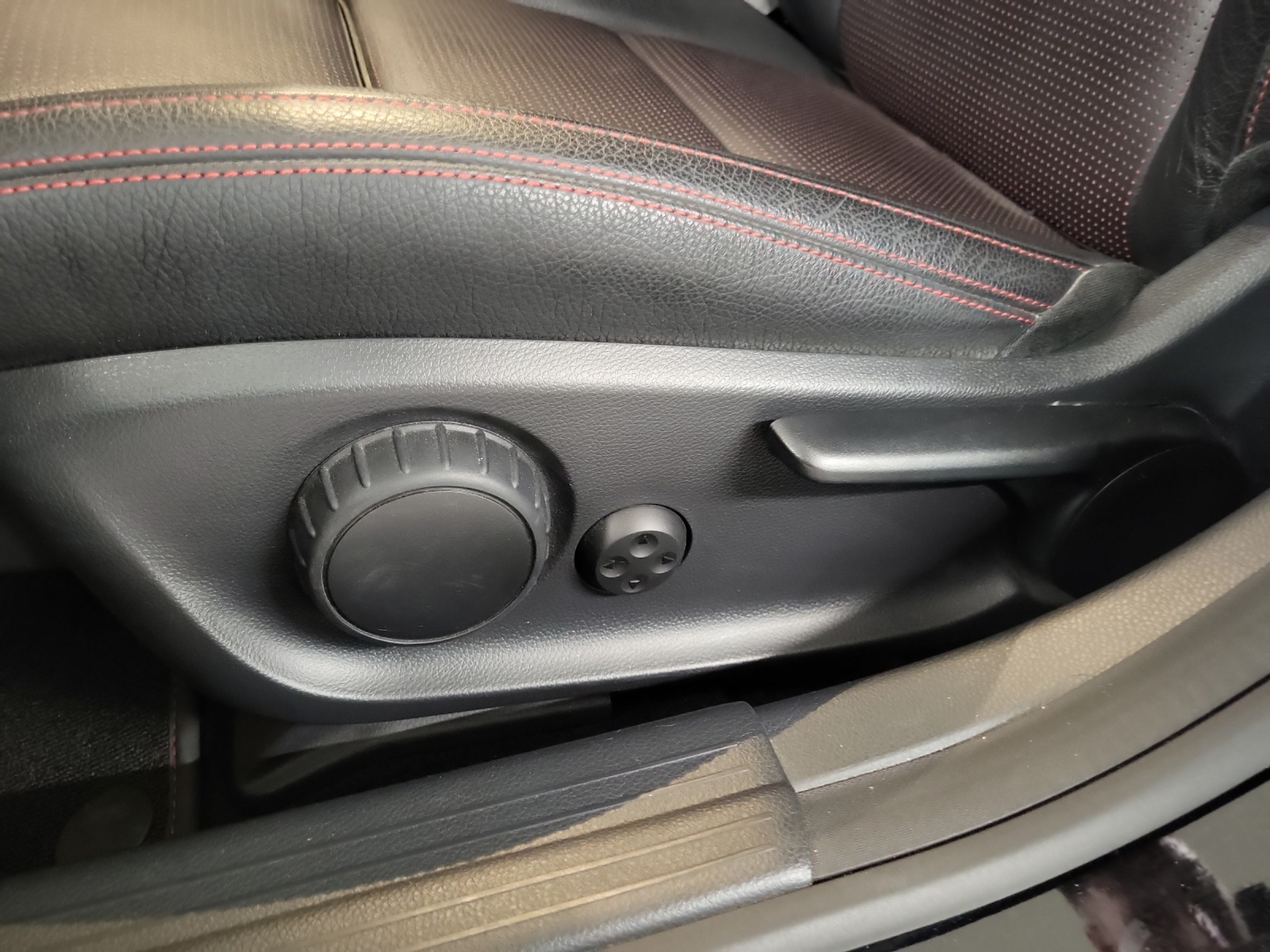MERCEDES-BENZ CLA 250 Sport 4Matic-image-12