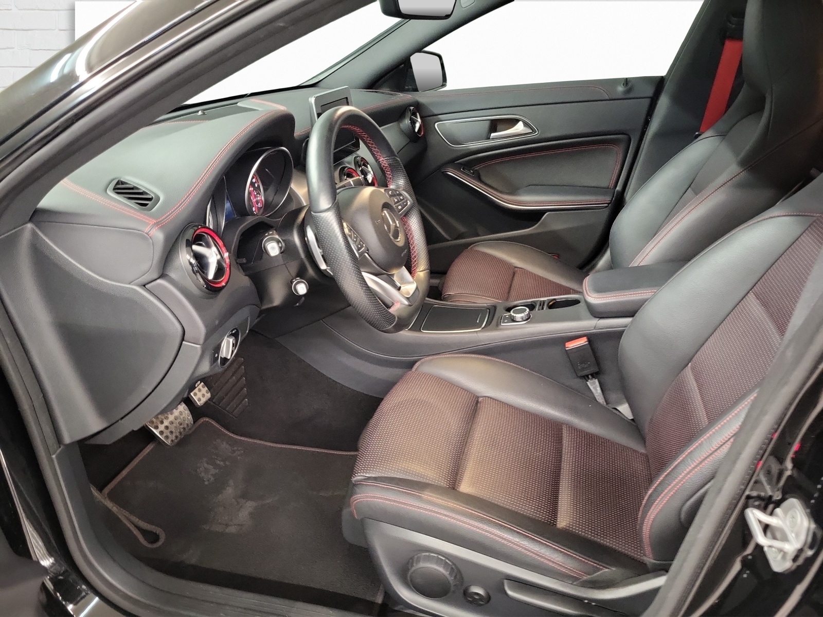 MERCEDES-BENZ CLA 250 Sport 4Matic-image-6