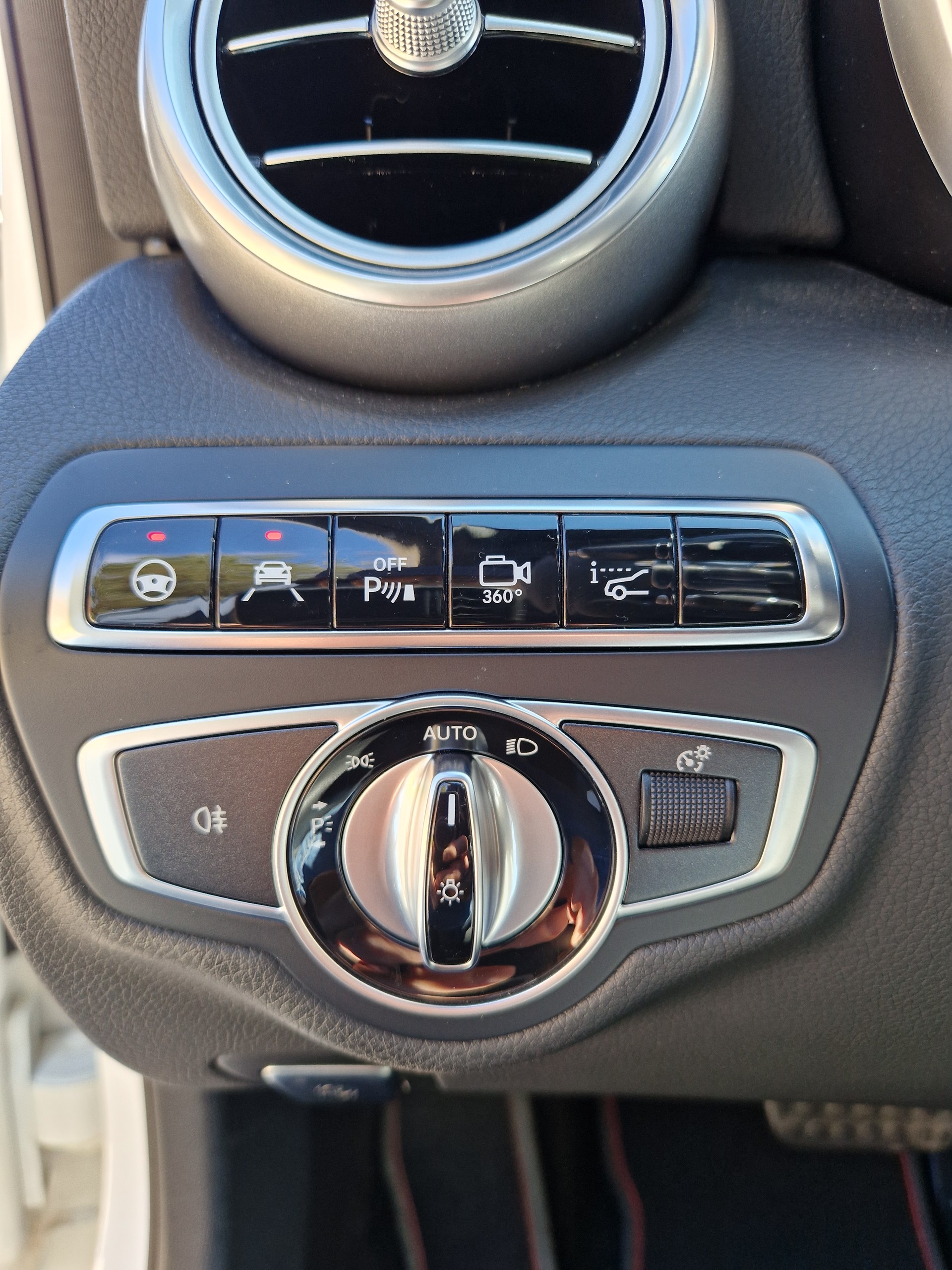 MERCEDES-BENZ C 43 AMG 4Matic 9G-Tronic-image-4