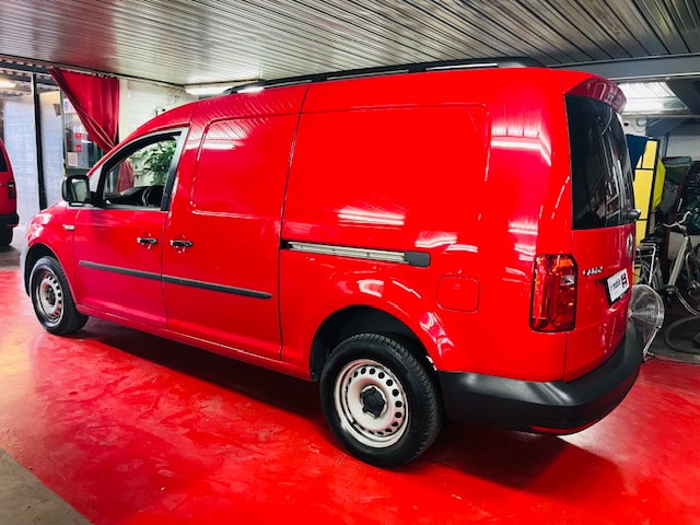 VW Caddy Maxi 2.0TDI BlueMotion Technology-image-6