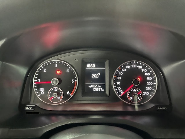 VW Caddy Maxi 2.0TDI BlueMotion Technology-image-10