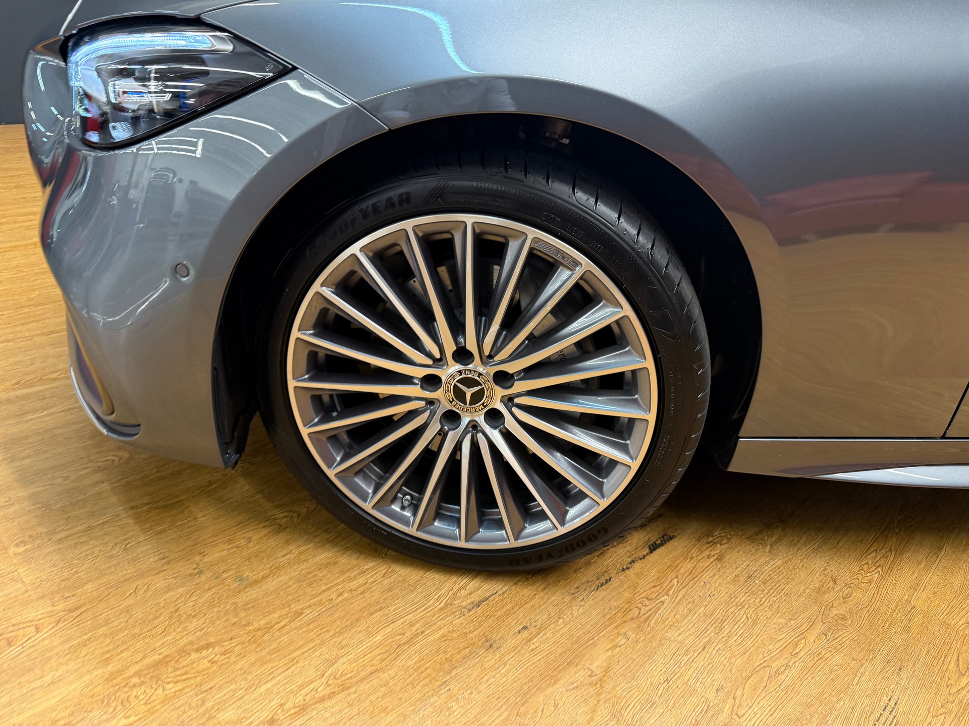 MERCEDES-BENZ C 220 d 4M - SwissStar - AMG / DISTRONIC / 360 Grad Kamera / Leder Nappa / Hinterachslenkung-image-5