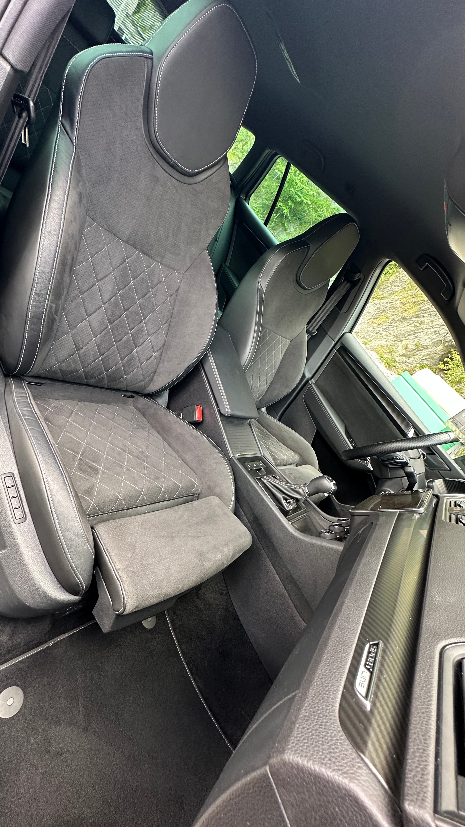 SKODA Superb Combi 2.0 TDi SportLine 4x4 DSG-image-10