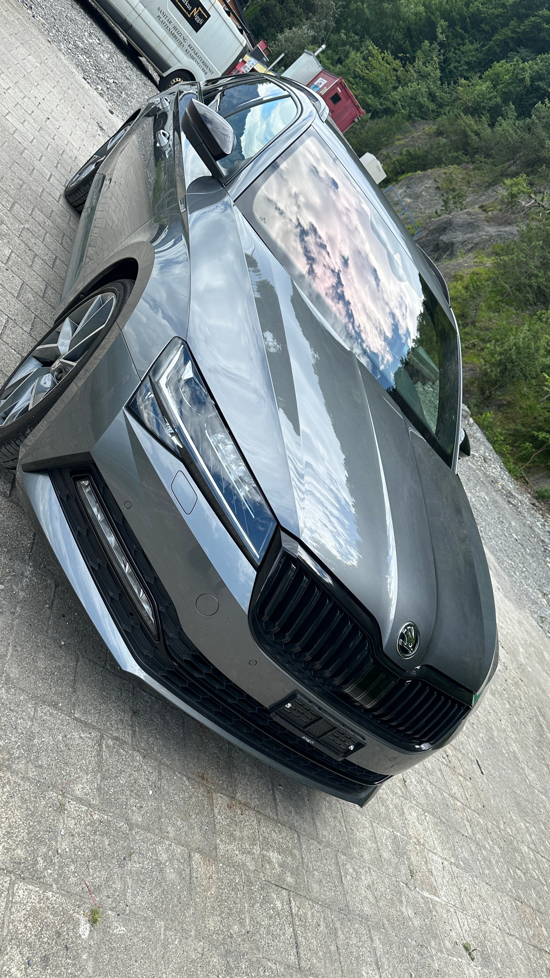 SKODA Superb Combi 2.0 TDi SportLine 4x4 DSG-image-1